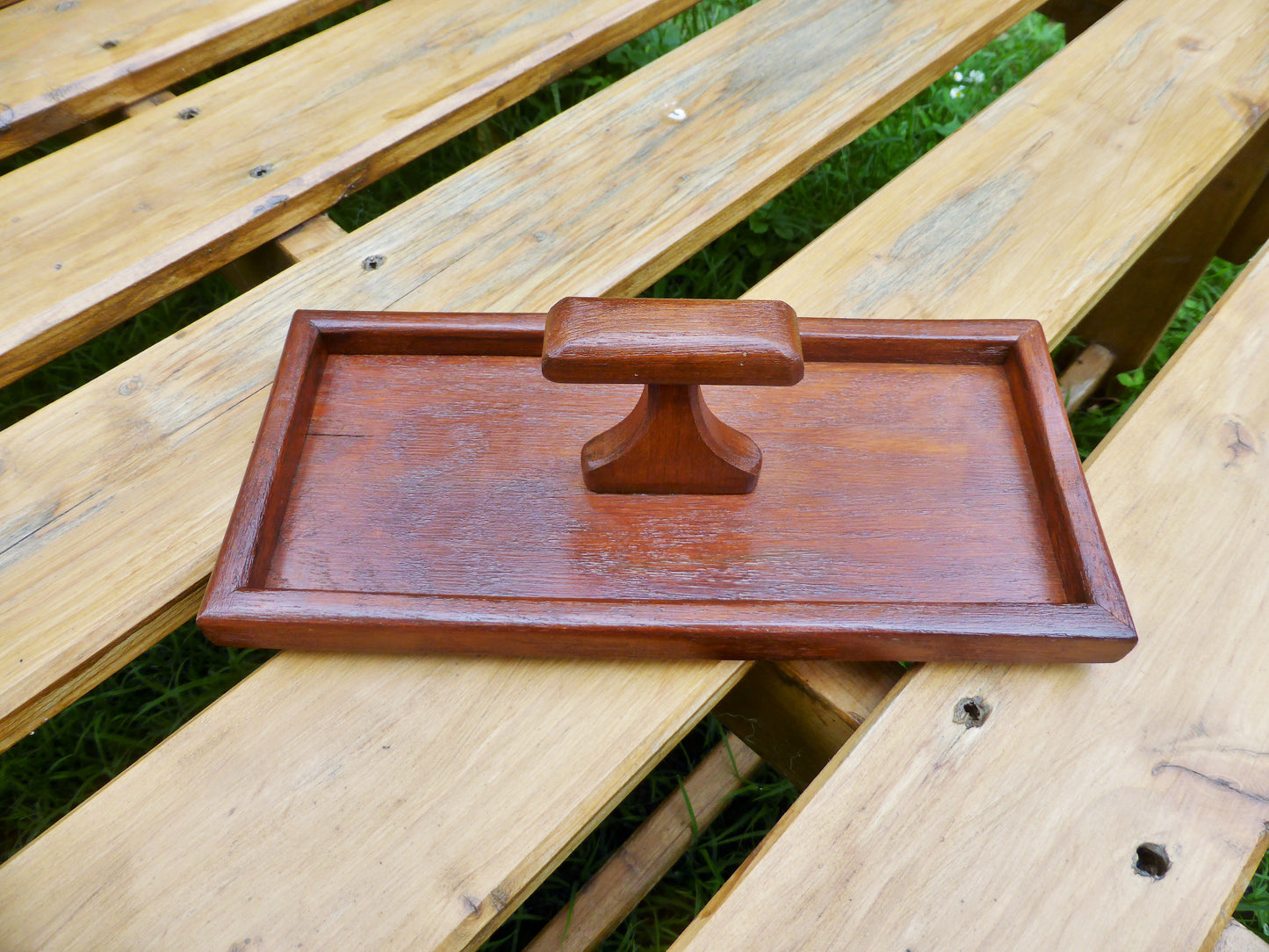 Stiftablage mit praktischem Tragegriff. Pen tray with practical carrying handle. - BalkanwoodDesign Handmade