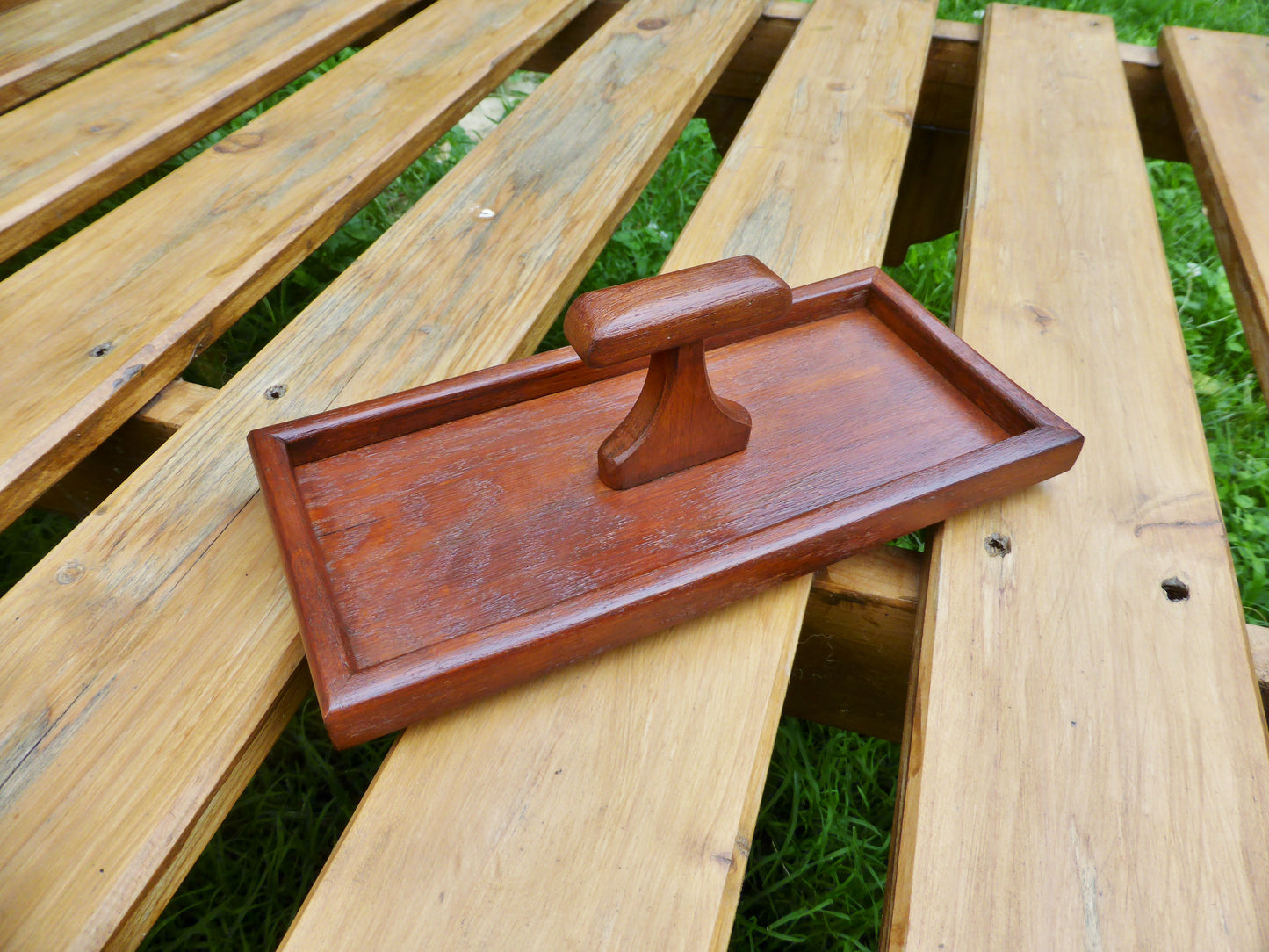 Stiftablage mit praktischem Tragegriff. Pen tray with practical carrying handle. - BalkanwoodDesign Handmade