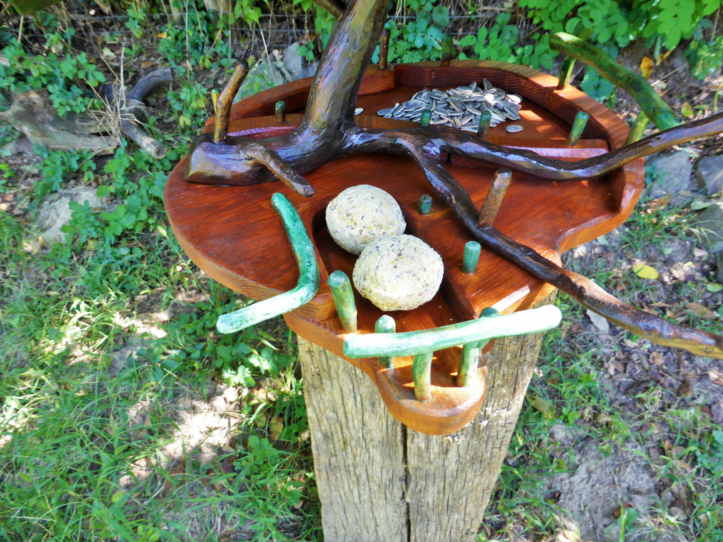 Vogelfutterhaus mit grünem Dach und Meisenknödelhalter - BalkanwoodDesign Handmade