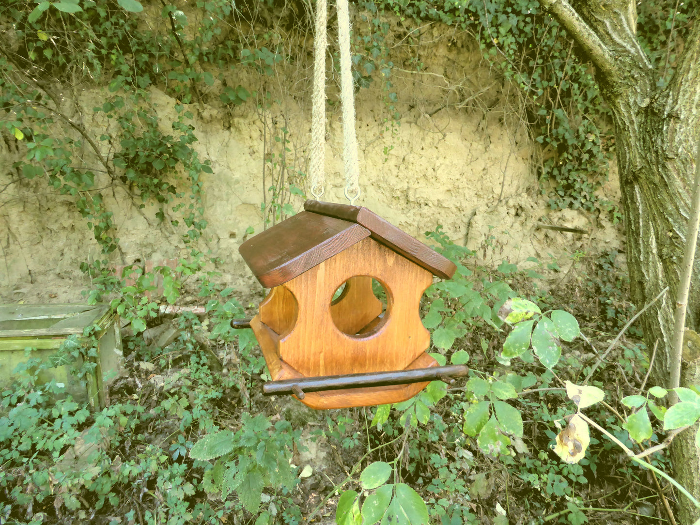 Vogelfutterhaus reine Handarbeit Gartendeko zum aufhängen oder hinstellen - BalkanwoodDesign Handmade