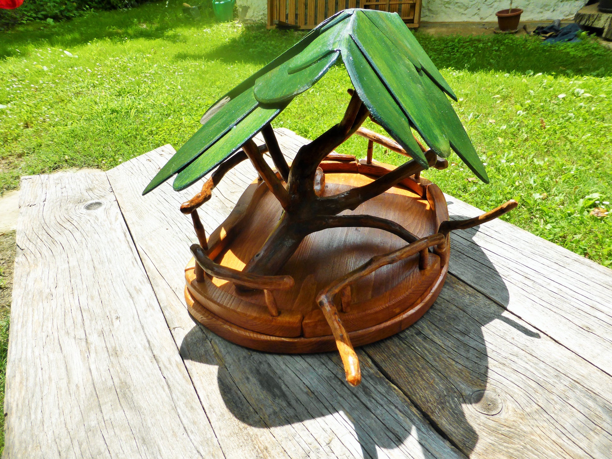 Vogelfutterhaus mit grünem Dach Handarbeit - BalkanwoodDesign Handmade