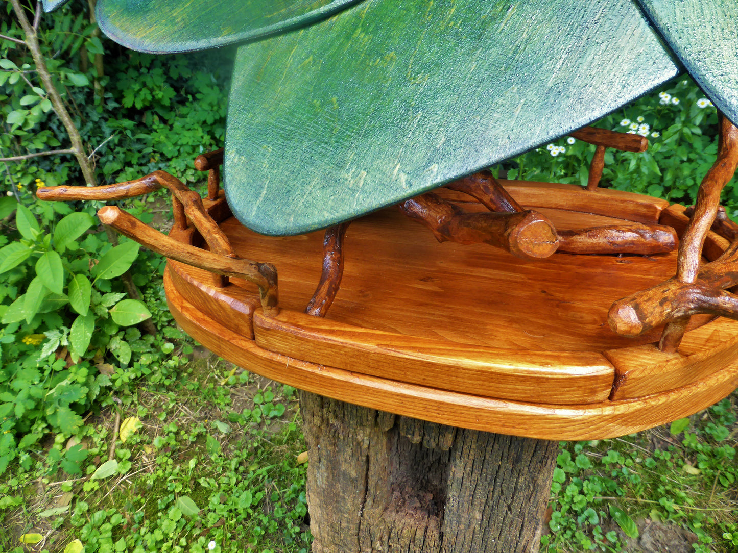 Vogelfutterhaus mit grünem Dach Handarbeit - BalkanwoodDesign Handmade