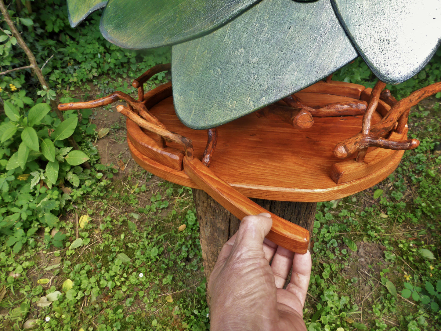 Vogelfutterhaus mit grünem Dach Handarbeit - BalkanwoodDesign Handmade