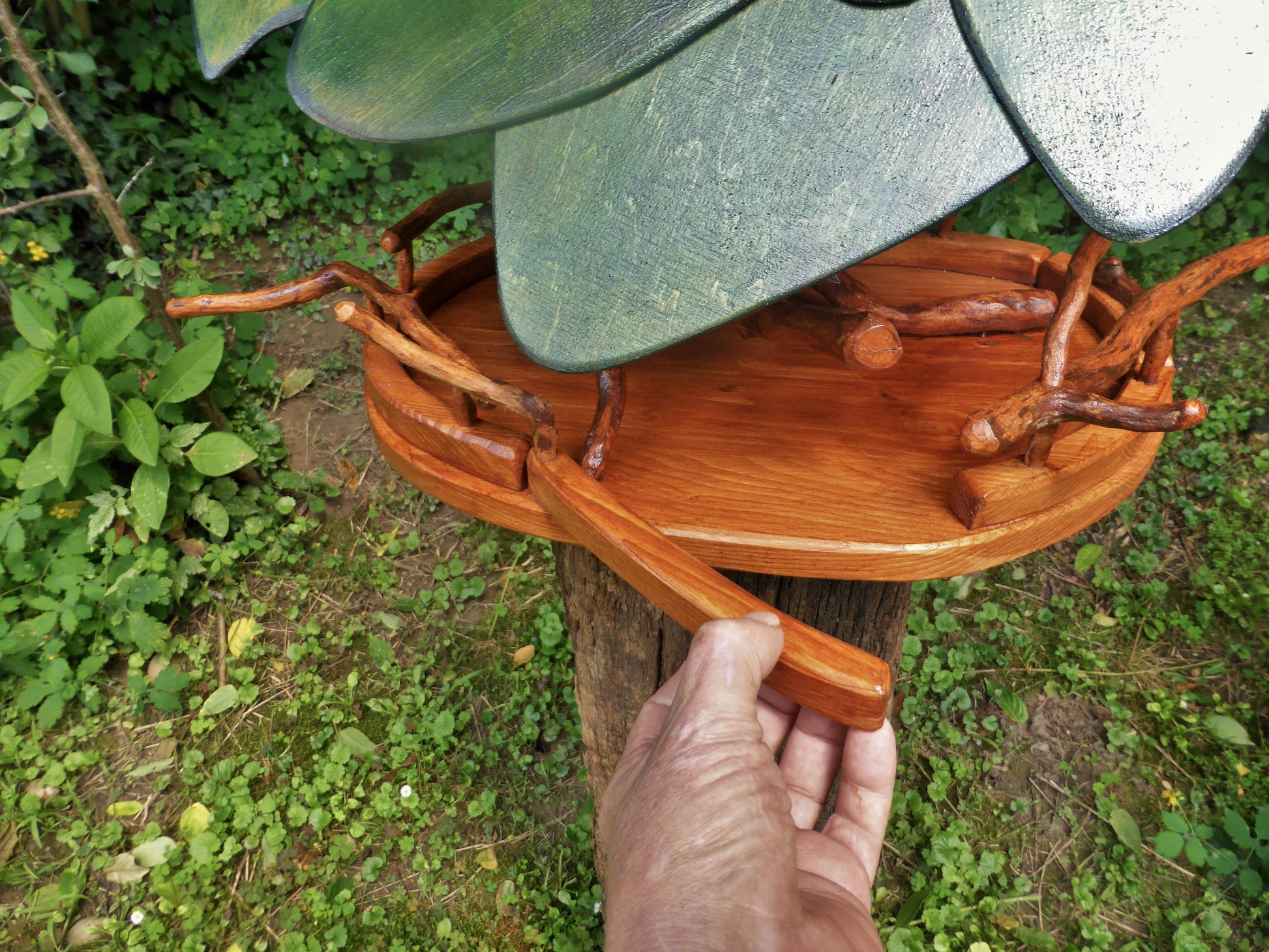 Vogelfutterhaus mit grünem Dach Handarbeit - BalkanwoodDesign Handmade