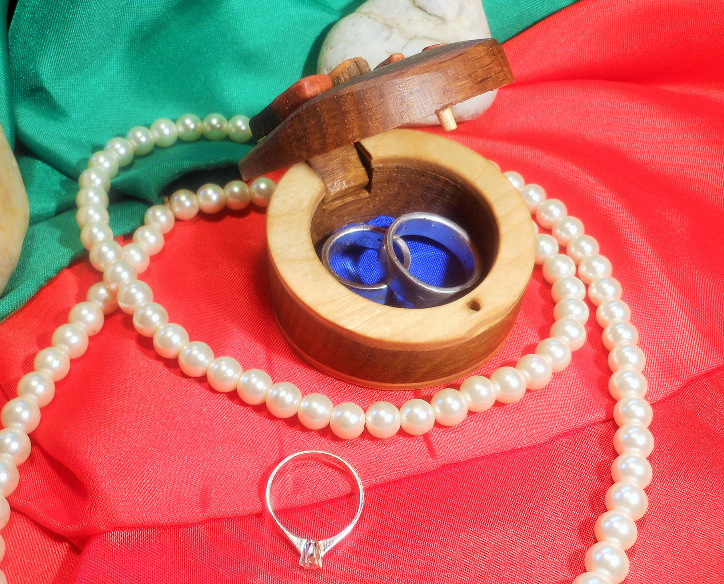 Ringdose Ringbox Holzringdose Schmuckbox Handarbeit Geschenk Hochzeit Heiratsantrag - BalkanwoodDesign Handmade