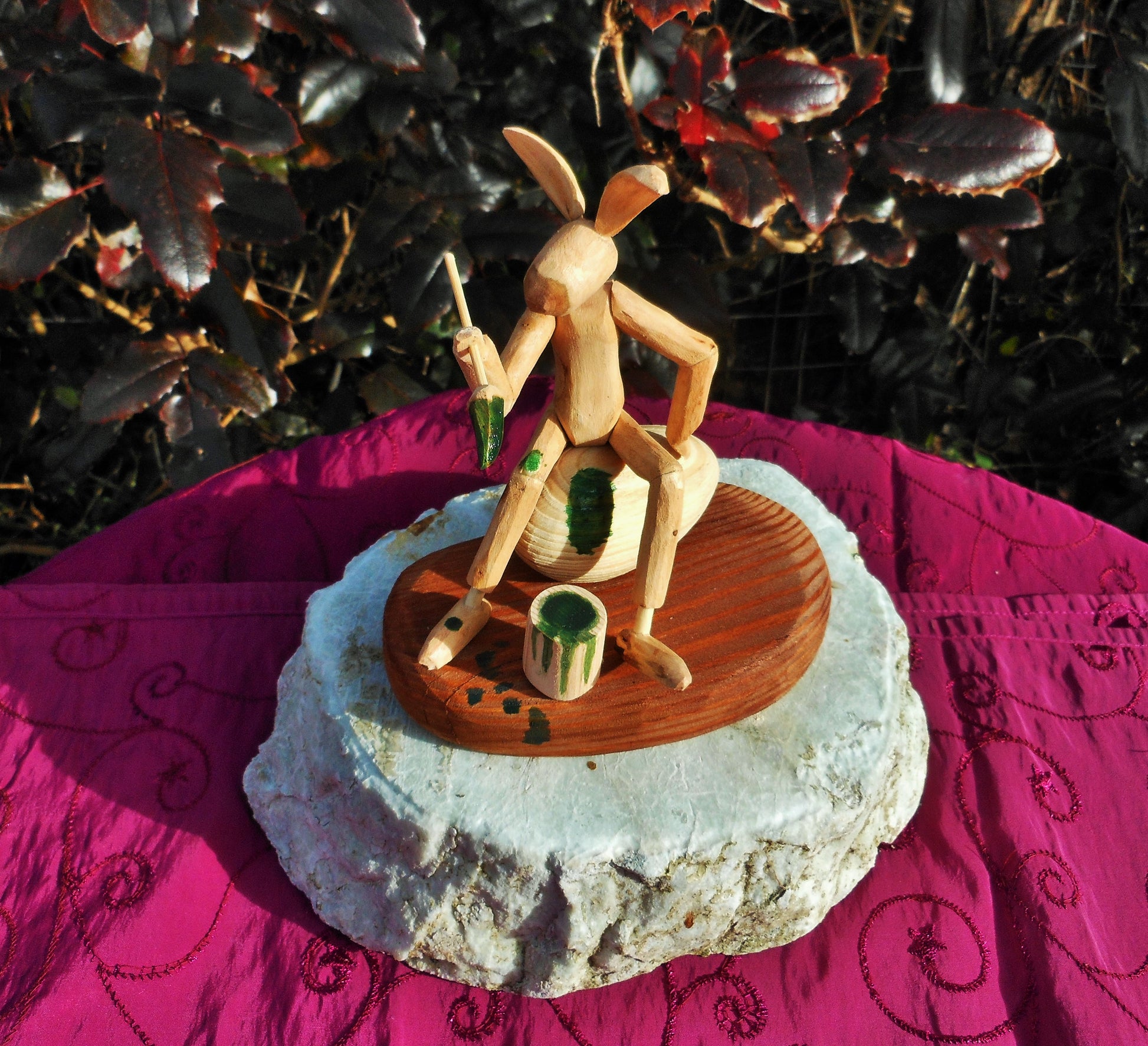 Ostern Osterhase malender Hase  Osterei Osterdeko Festagsdeko Easterbunny - BalkanwoodDesign Handmade