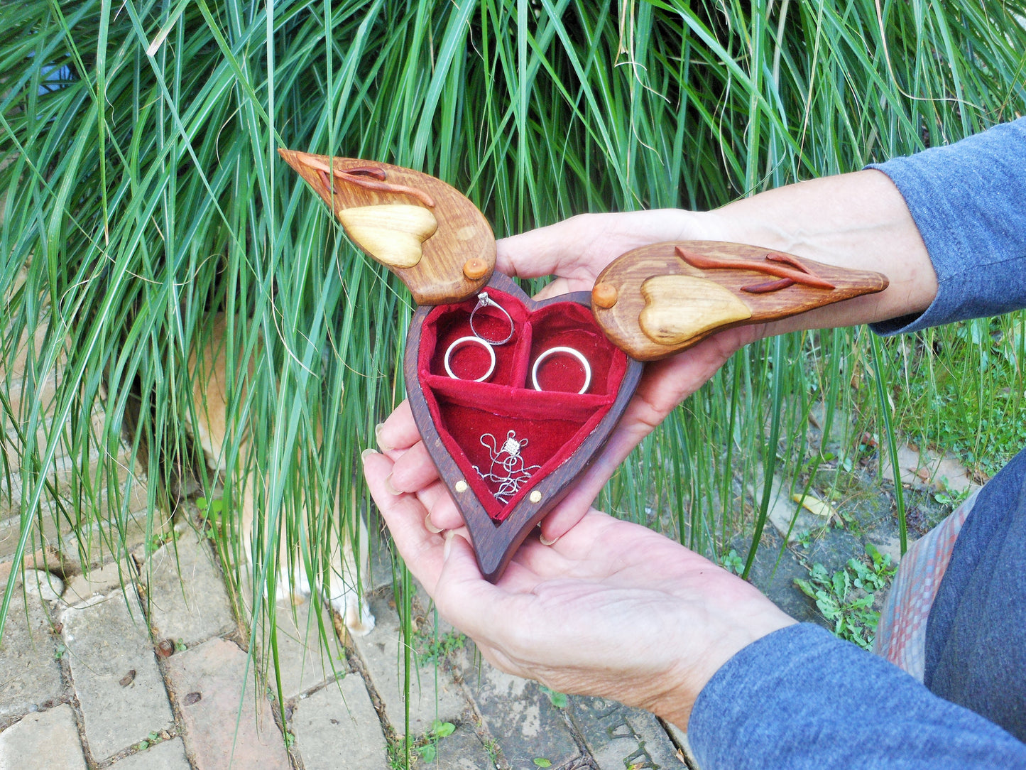 Ringbox Schmuckbox Hochzeitsgeschenk aus uraltem Weinfaß-Eichenholz upcycling - BalkanwoodDesign Handmade