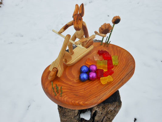 Osterhase auf Roller mit kleiner Schale Osterdeko Konfektschale Easterbunny Scooter - BalkanwoodDesign Handmade