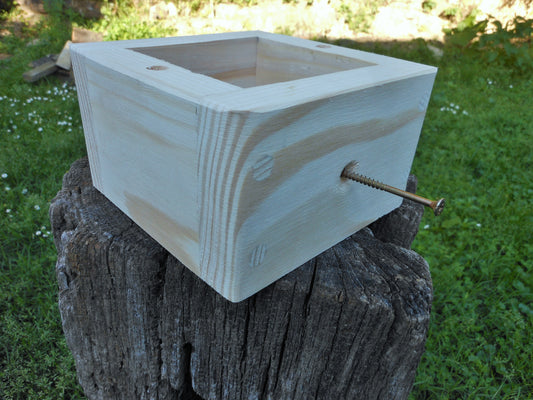 Vogelhausbefestigung für Pfähle - BalkanwoodDesign Handmade