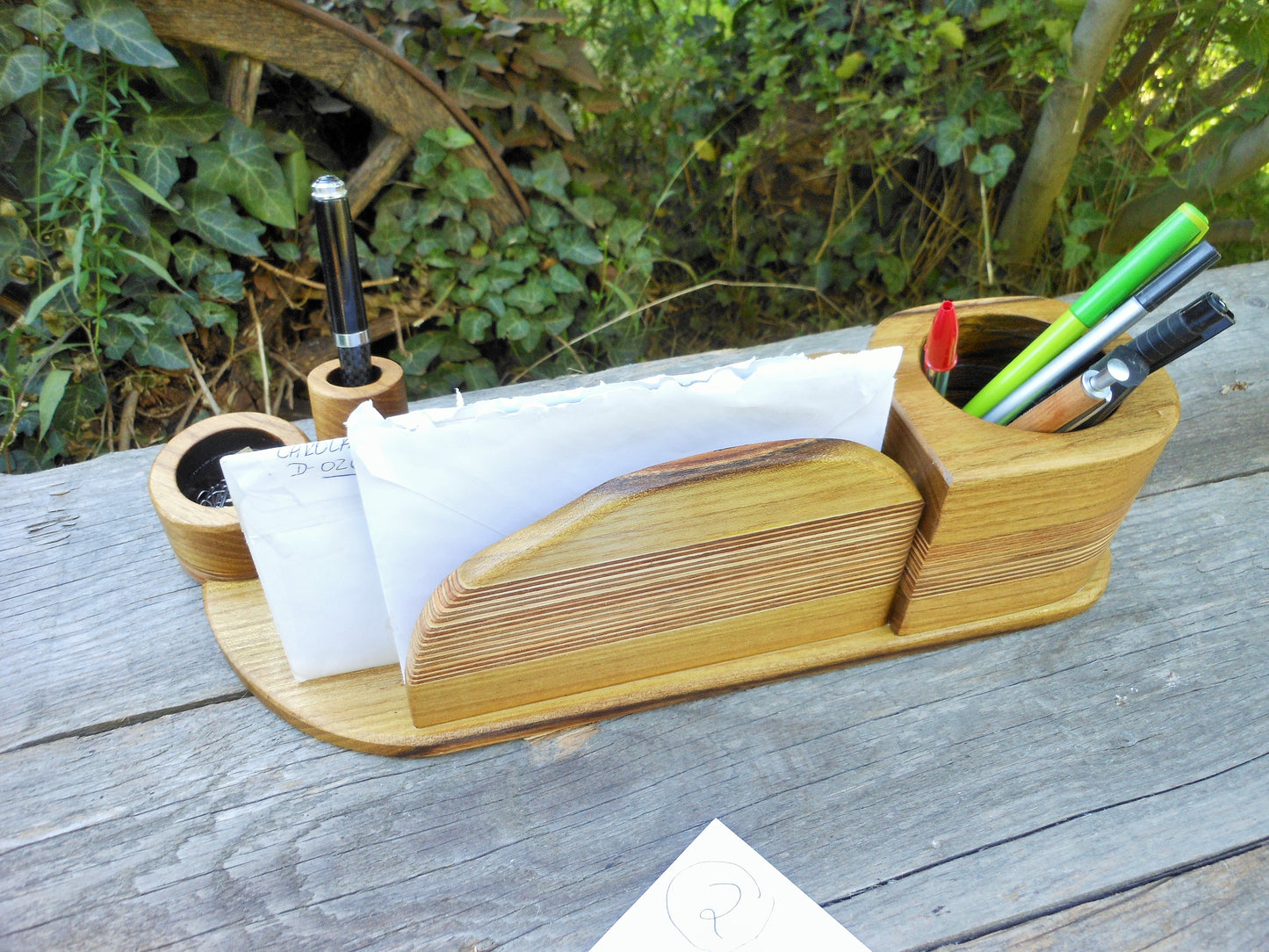 Schreibtisch-Organizer Vintage-Look aus uraltem Holz Organizer für´s anspruchsvolle Büro - BalkanwoodDesign Handmade