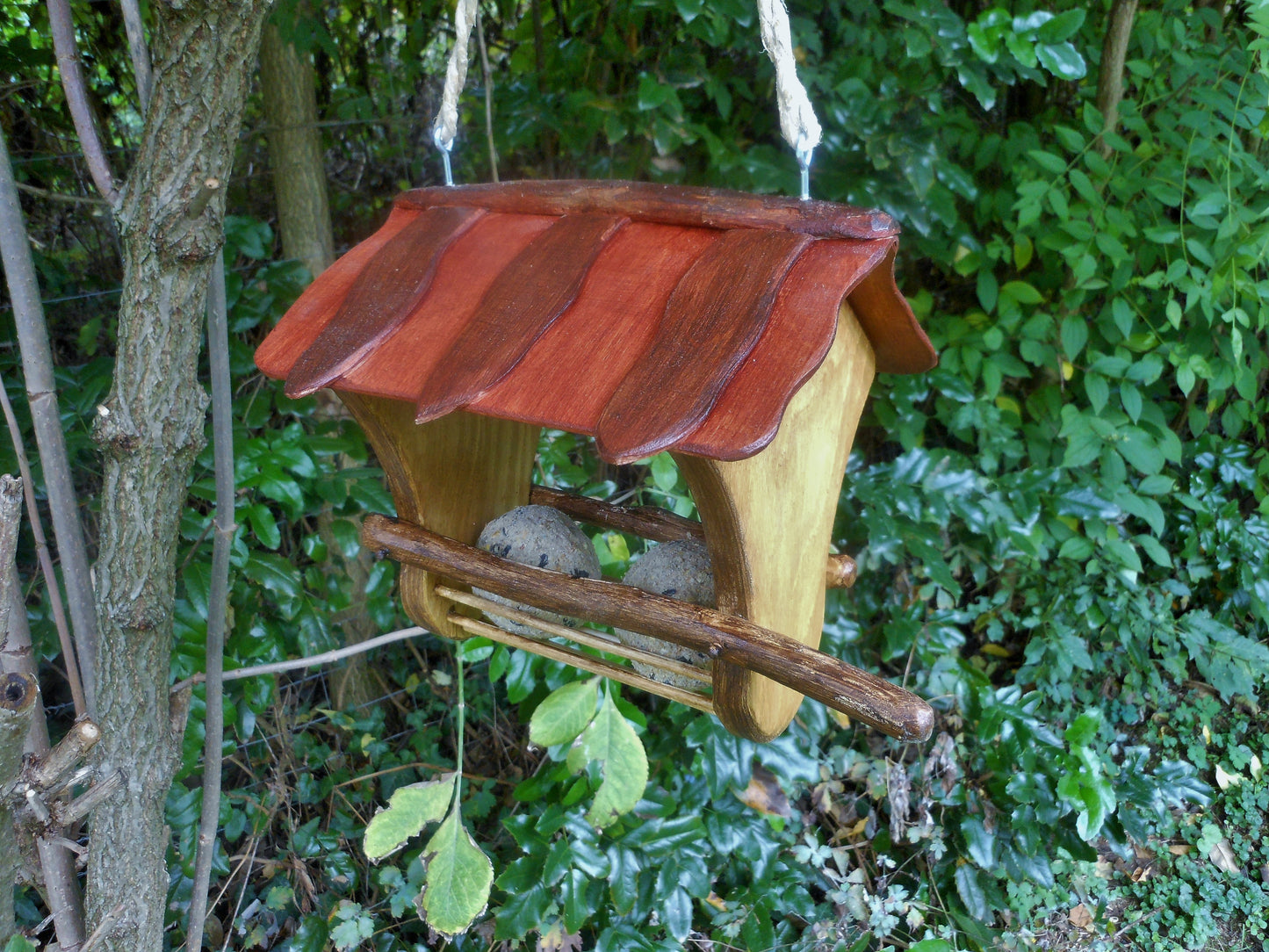 Vogelhäuschen Meisenknödelhalter für Knödel ohne Netz Vogelfutterhaus - BalkanwoodDesign Handmade