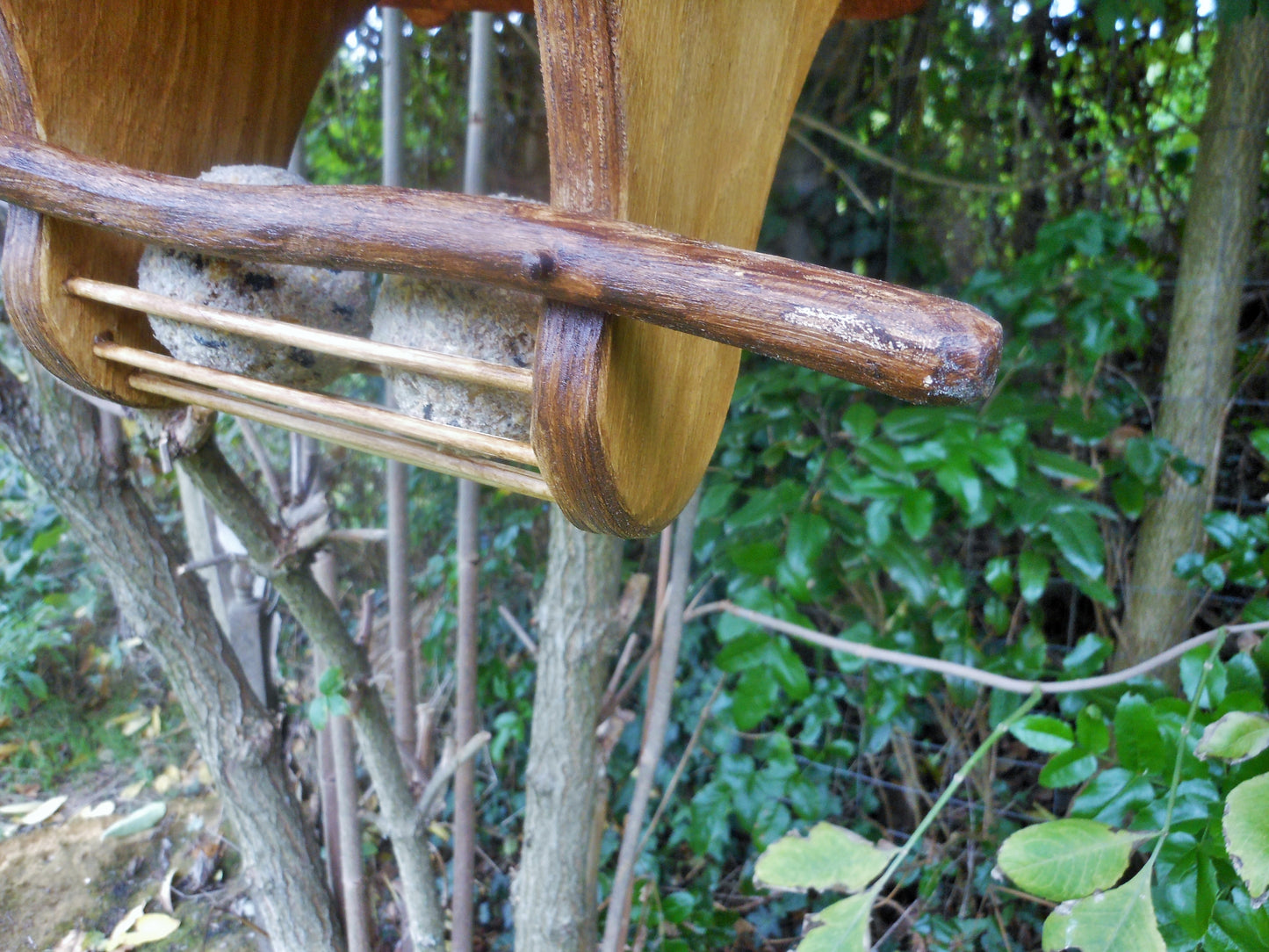 Vogelhäuschen Meisenknödelhalter für Knödel ohne Netz Vogelfutterhaus - BalkanwoodDesign Handmade