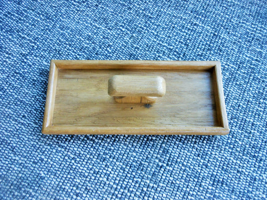 Stiftablage mit praktischem Tragegriff.  Pen tray with practical carrying handle. - BalkanwoodDesign Handmade