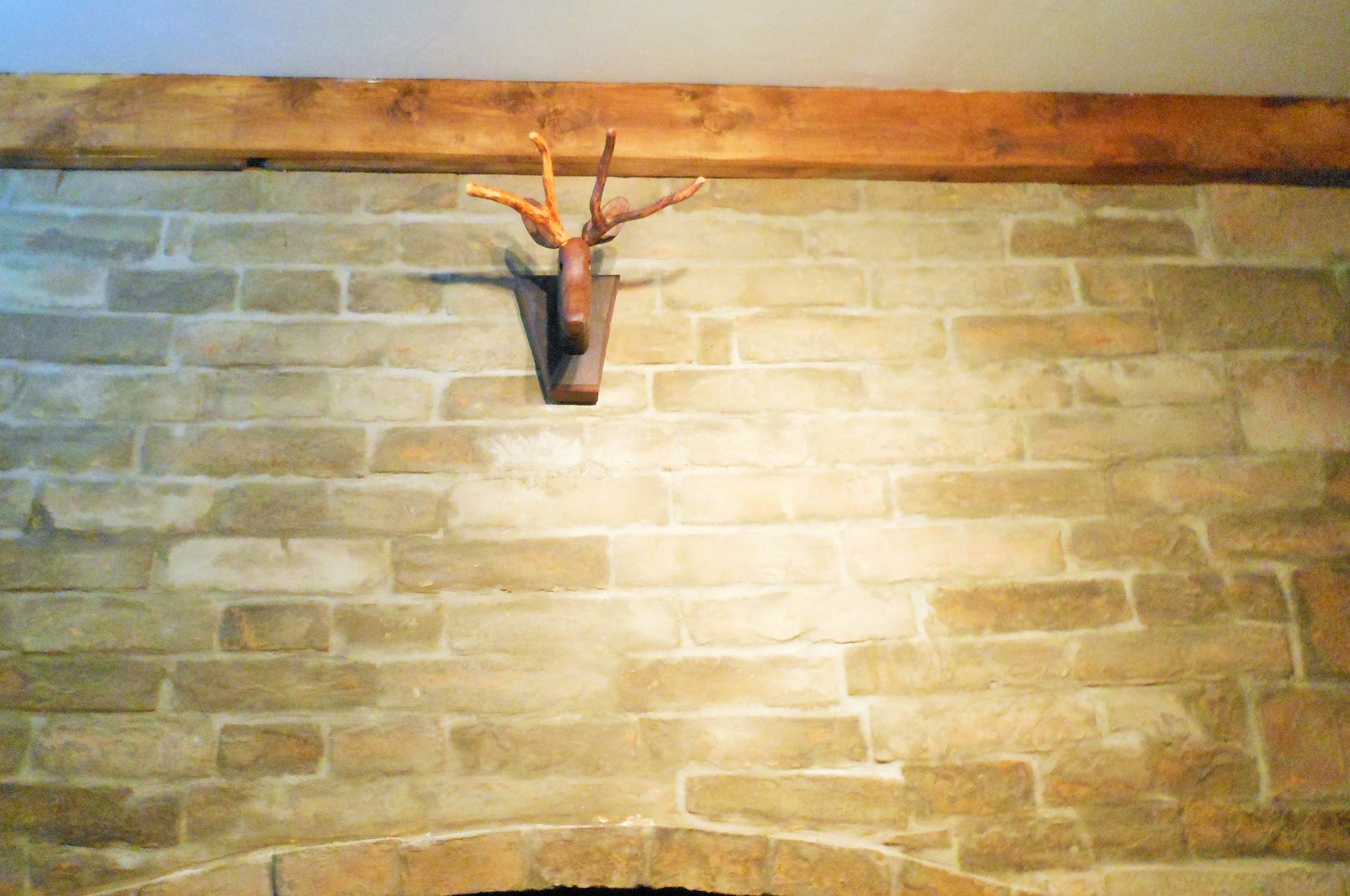 Kleiderhaken Schmuckaufhänger Vegane Jagdtophäe Hirsch Holzskulptur Handarbeit Upcycling - BalkanwoodDesign Handmade