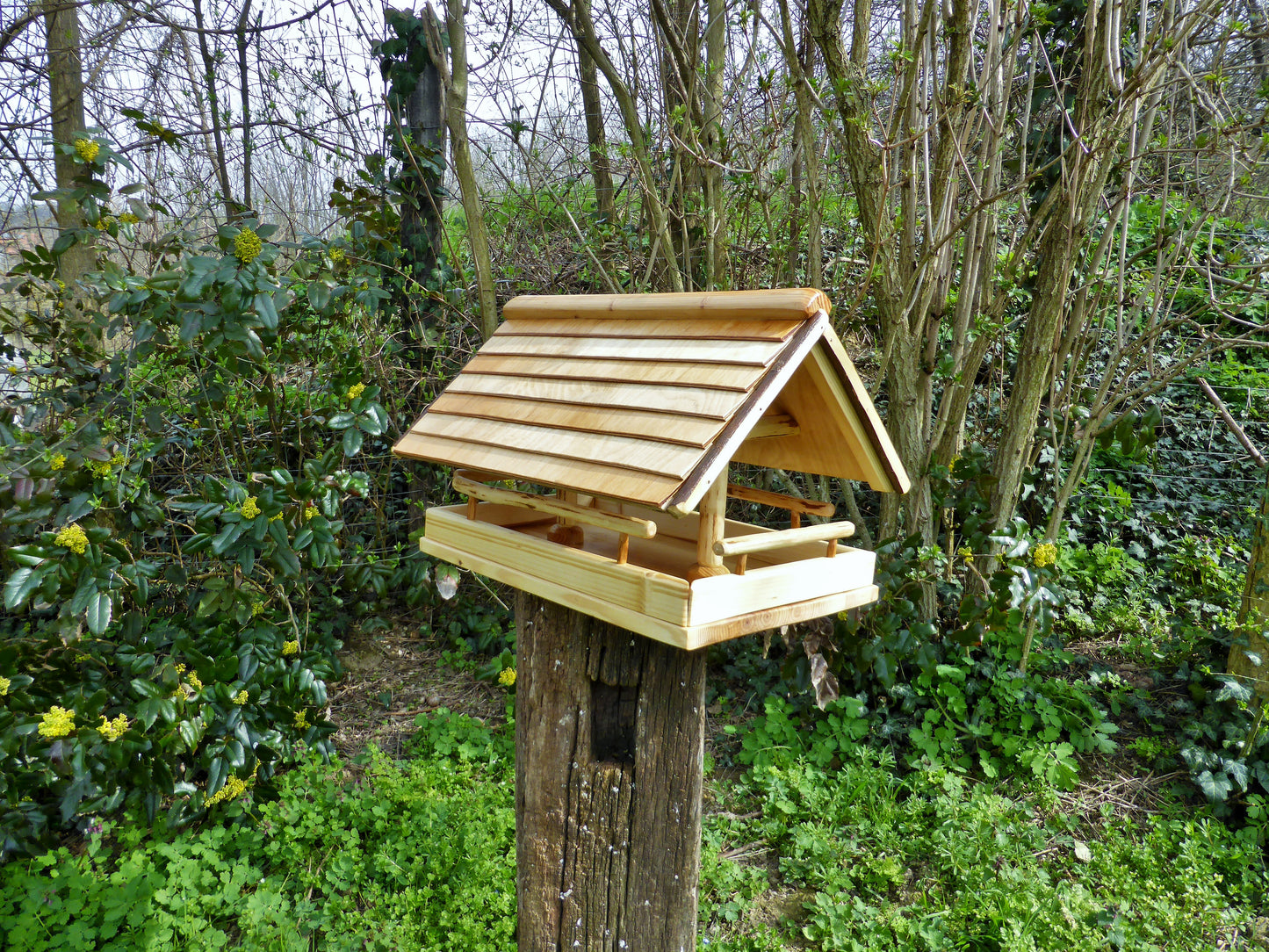 Vogelfutterhaus groß Vogelhäuschen Vogelfutterstation Handarbeit Umweltfreundlich - BalkanwoodDesign Handmade