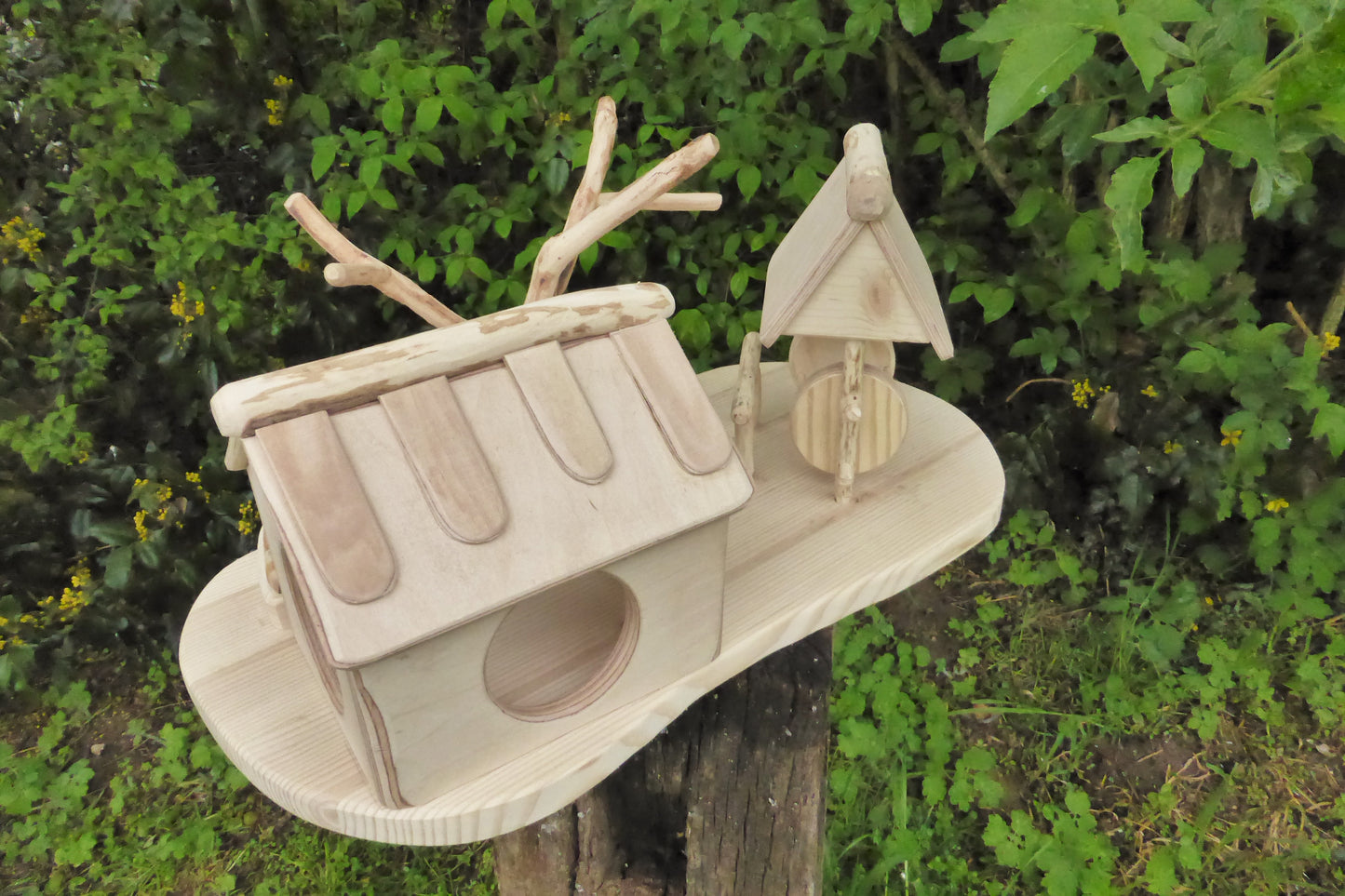 Vogelhaus mit Meisenknödelhalter Bird house with fat ball holder - BalkanwoodDesign Handmade