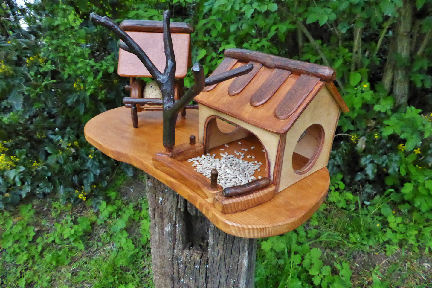 Vogelhaus mit Meisenknödelhalter Bird house with fat ball holder - BalkanwoodDesign Handmade