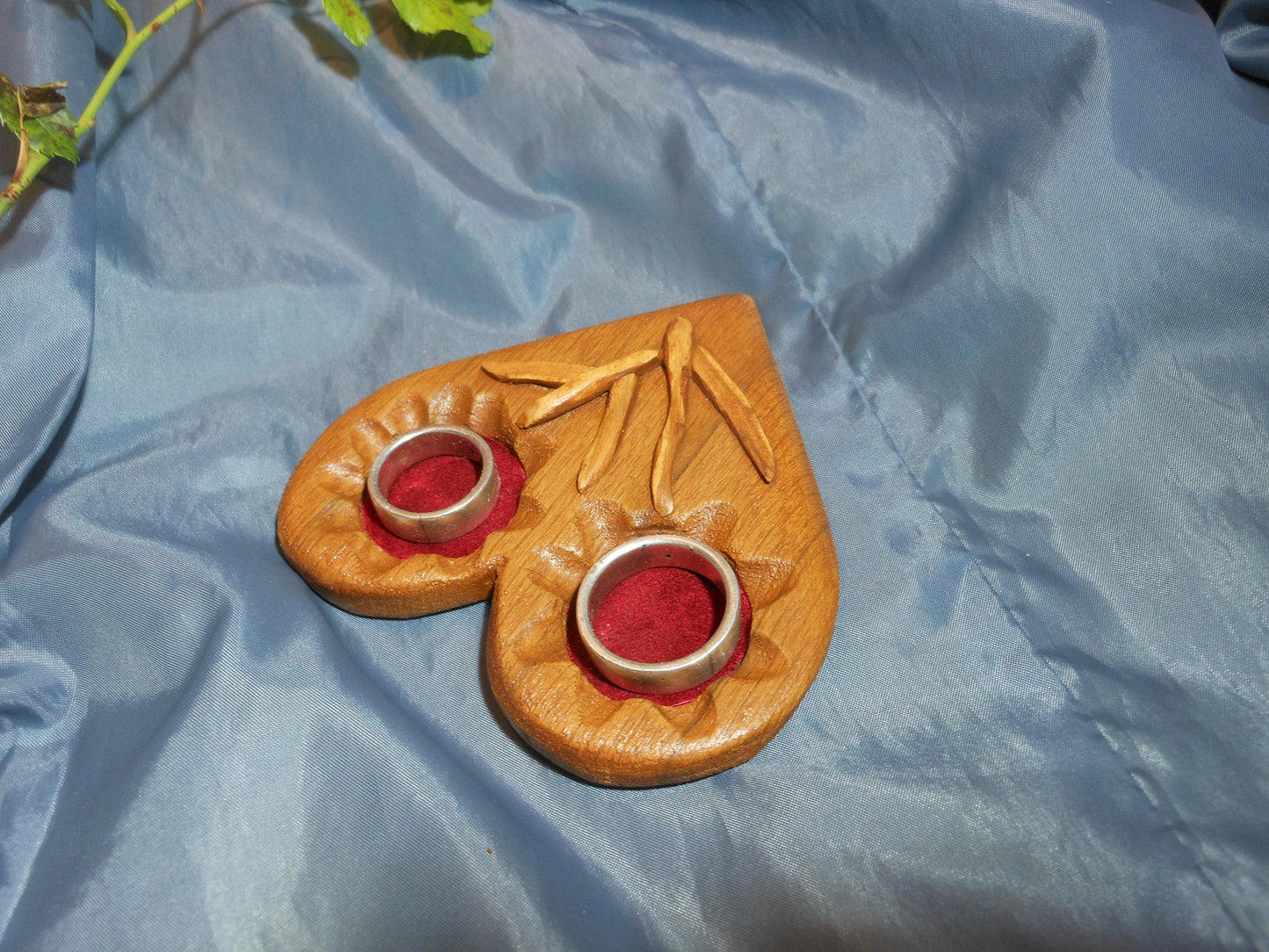 Ringkissen aus Holz Herz Hochzeit Trauzeuge Trauringe Eheringe Wooden Ring Pillow Heart Wedding Wedding Wedding Rings - BalkanwoodDesign Handmade