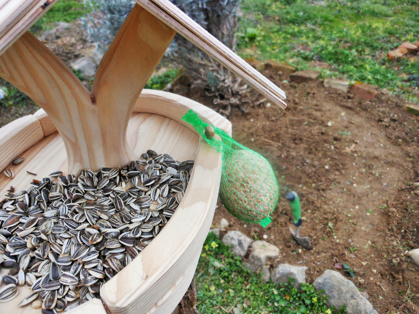 Vogelfutterhaus klein Handarbeit unbehandeltes Altes Nadelholz zum Selbstbemalen - BalkanwoodDesign Handmade