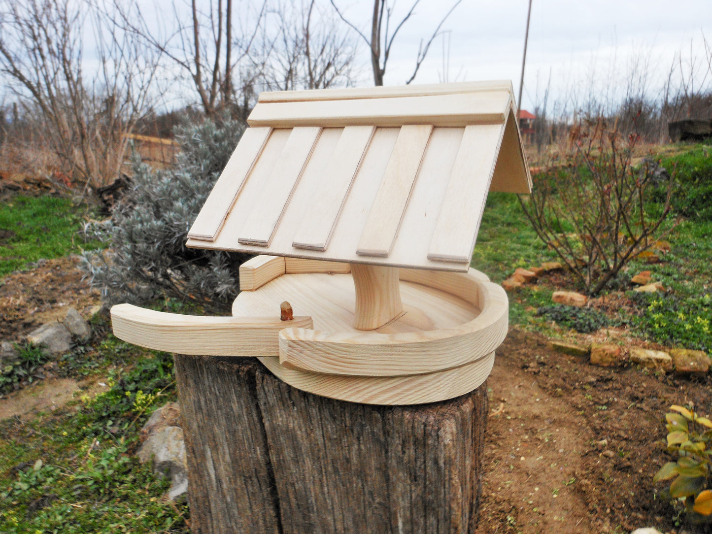 Vogelfutterhaus klein Handarbeit unbehandeltes Altes Nadelholz zum Selbstbemalen - BalkanwoodDesign Handmade