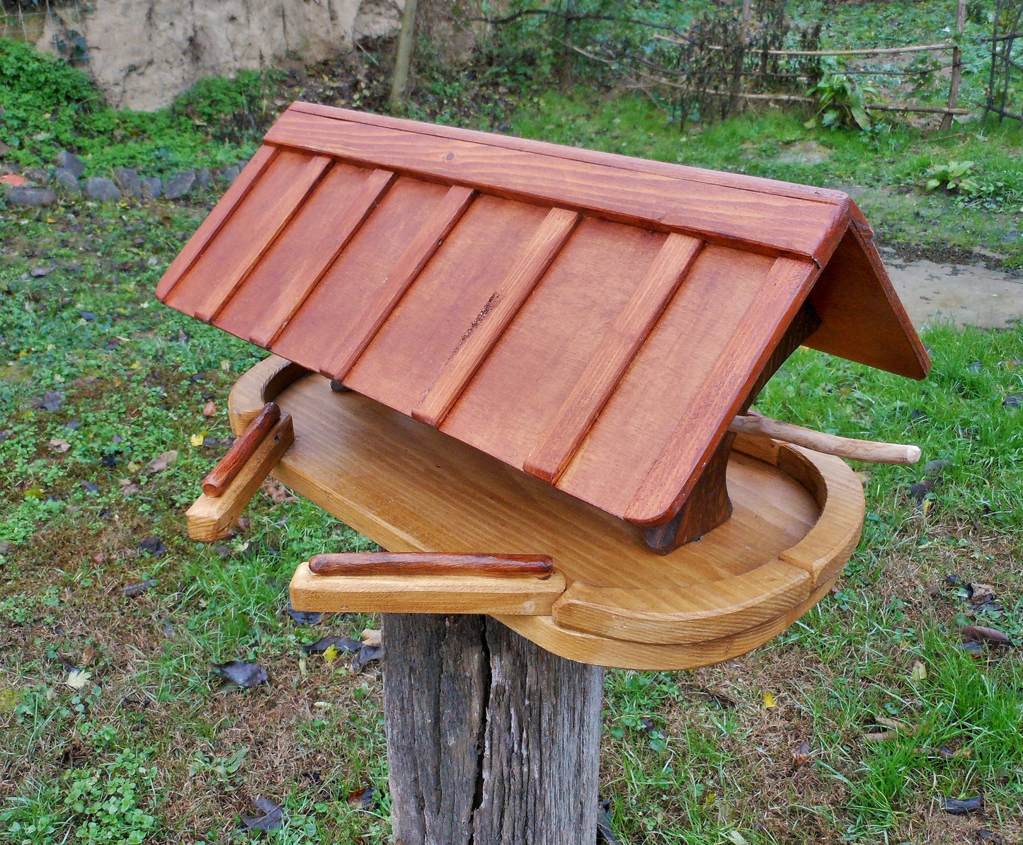 Vogelfutterhaus reine Handarbeit für große Gartenvögel - BalkanwoodDesign Handmade