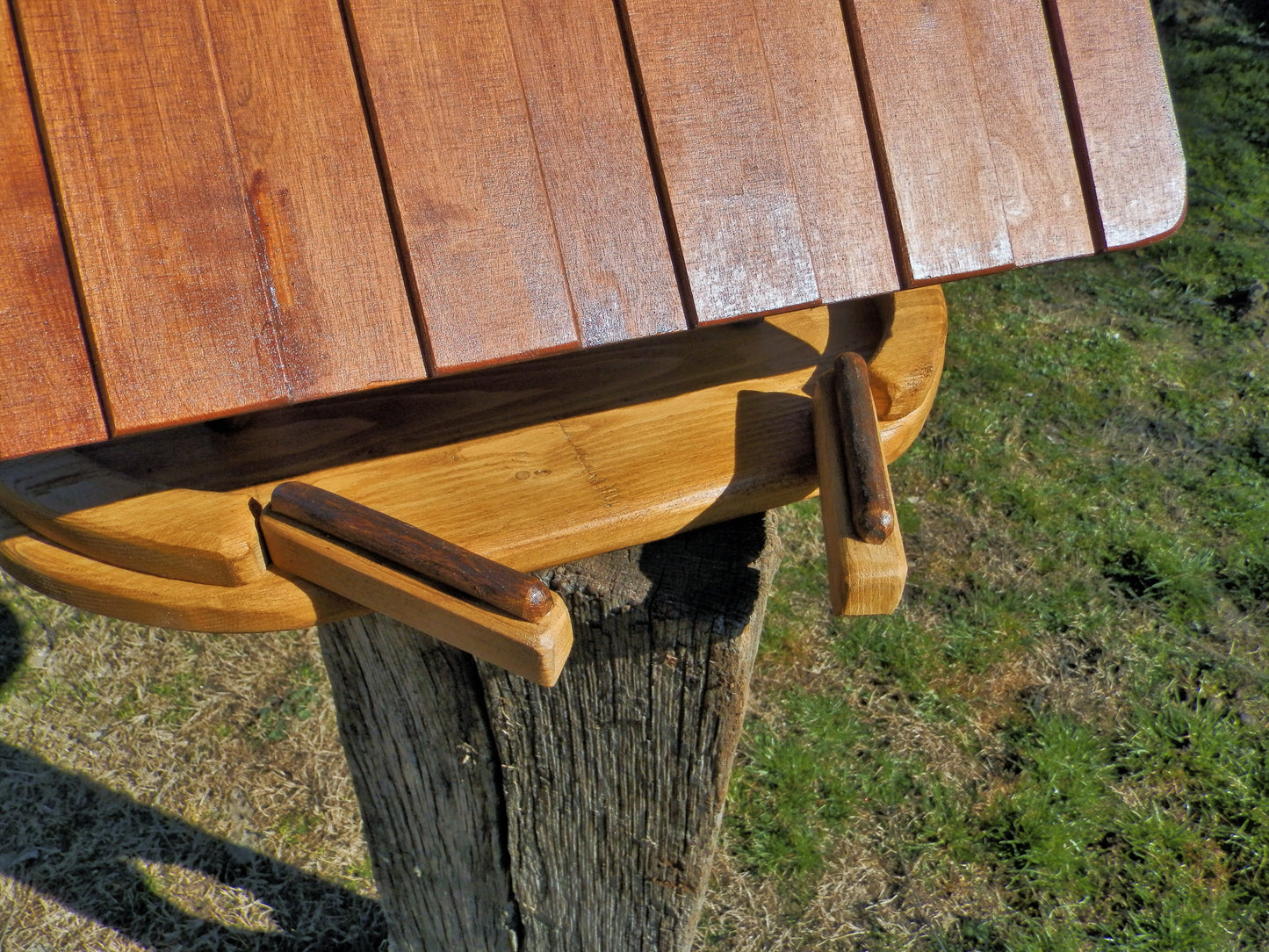 Vogelfutterhaus groß mit Upcycling Tränke reine Handarbeit Gartenvögel - BalkanwoodDesign Handmade