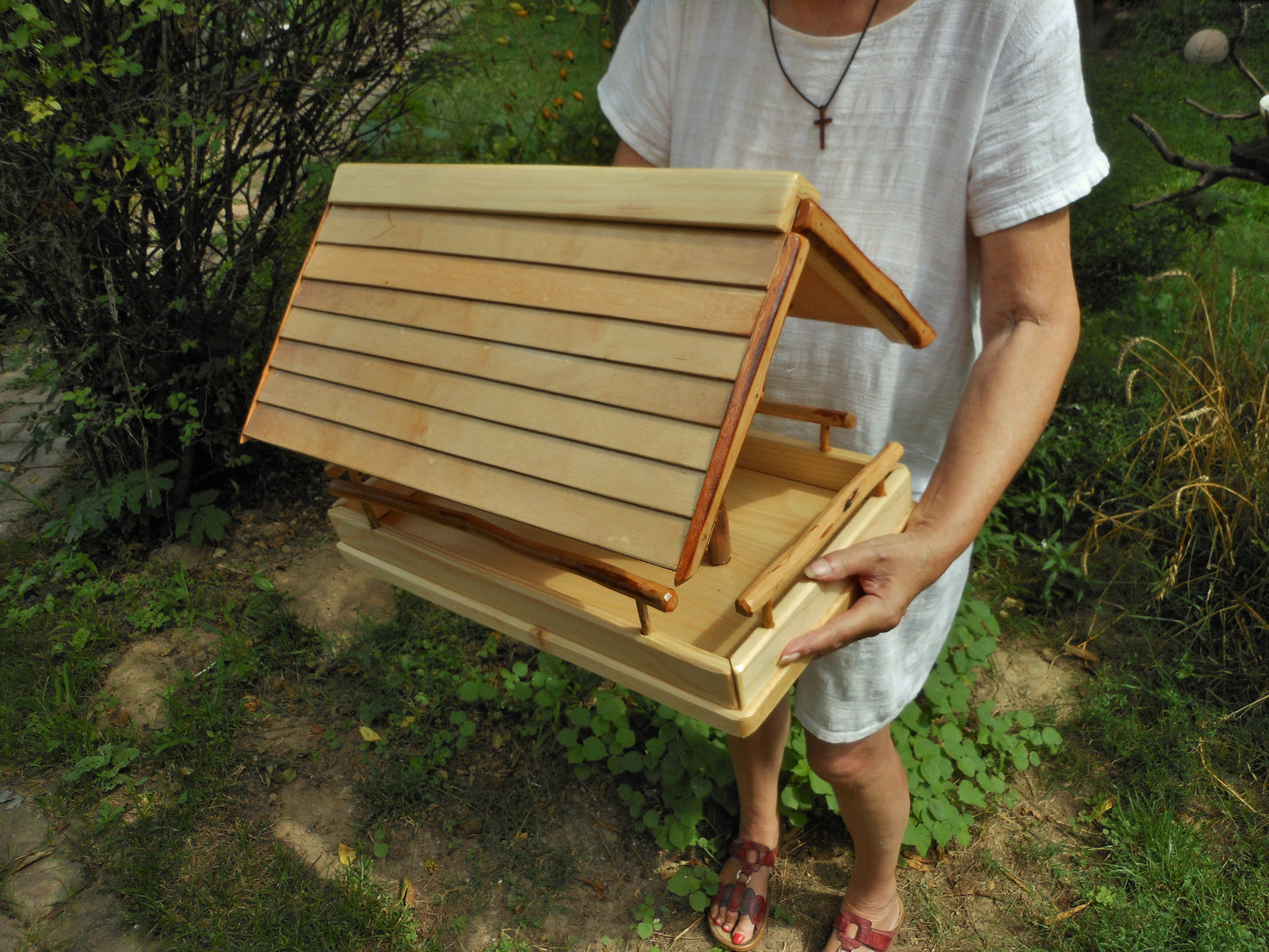 Vogelfutterhaus groß Vogelhäuschen Vogelfutterstation Handarbeit Umweltfreundlich - BalkanwoodDesign Handmade