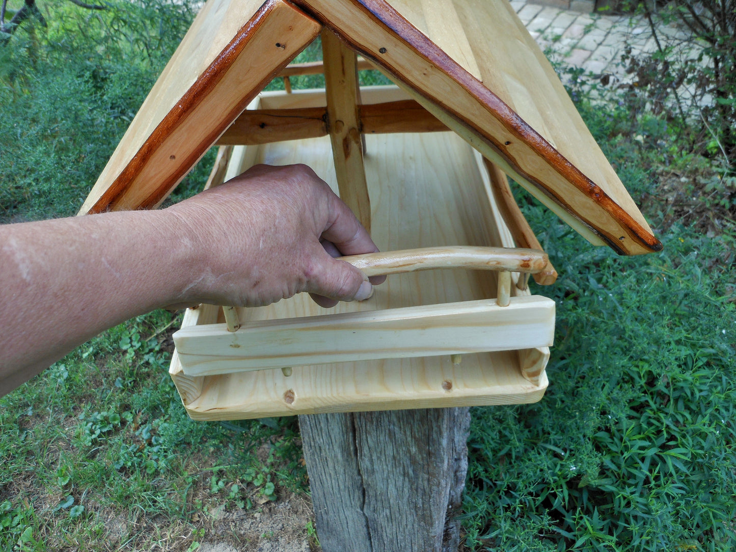 Vogelfutterhaus groß Vogelhäuschen Vogelfutterstation Handarbeit Umweltfreundlich - BalkanwoodDesign Handmade