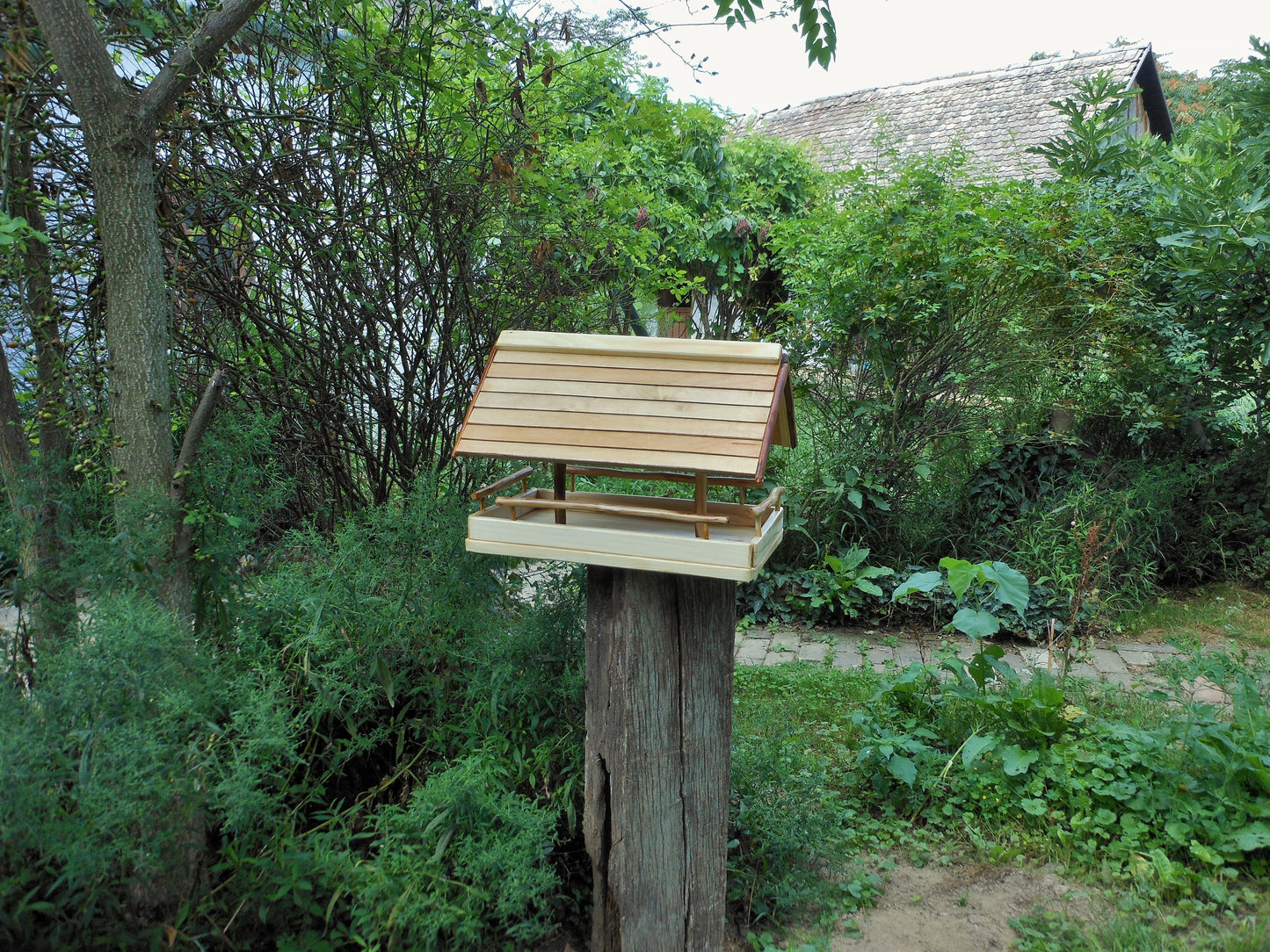 Vogelfutterhaus groß Vogelhäuschen Vogelfutterstation Handarbeit Umweltfreundlich - BalkanwoodDesign Handmade