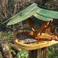 Vogelfutterhaus mit grünem Dach und Meisenknödelhalter - BalkanwoodDesign Handmade