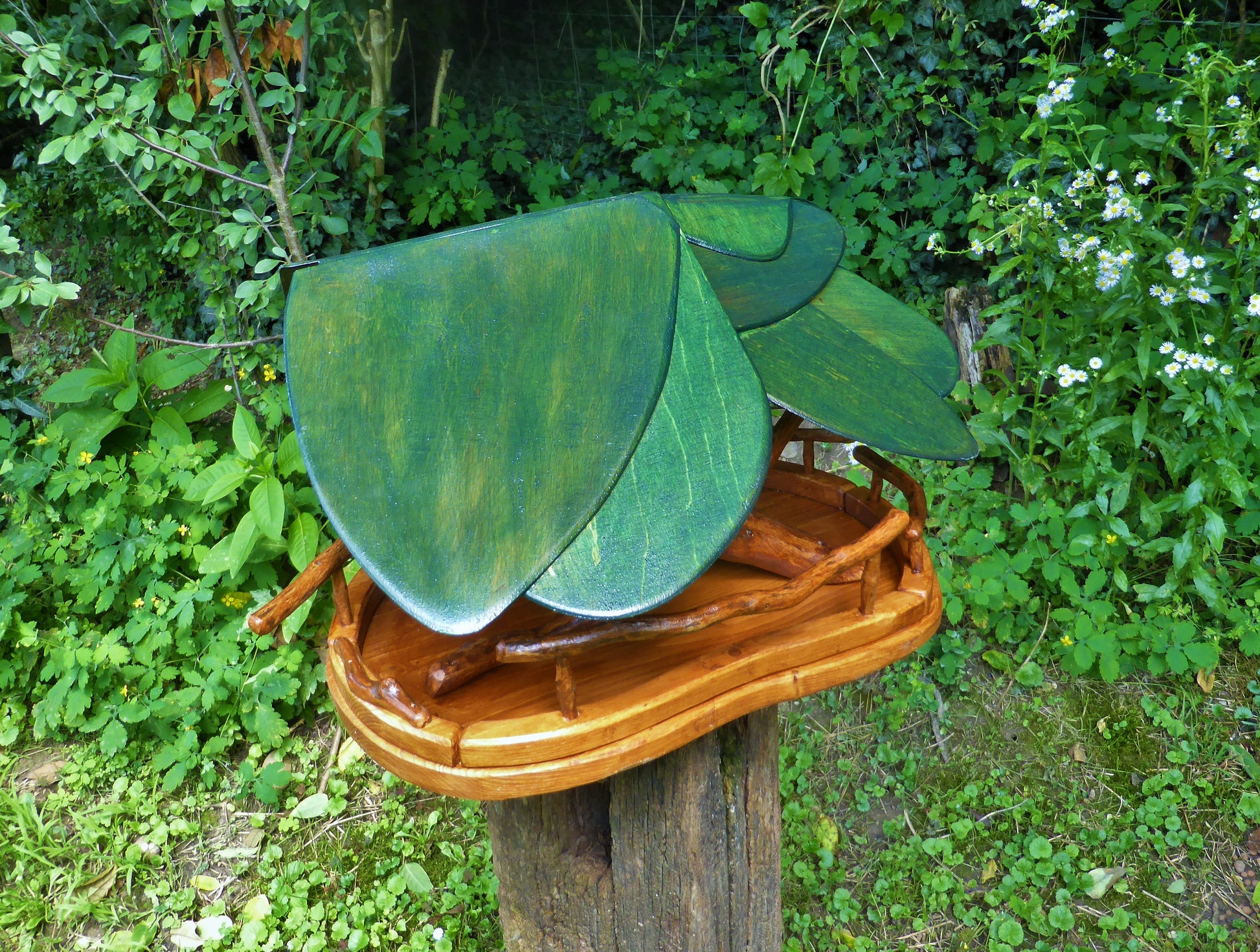 Vogelfutterhaus mit grünem Dach Handarbeit - BalkanwoodDesign Handmade