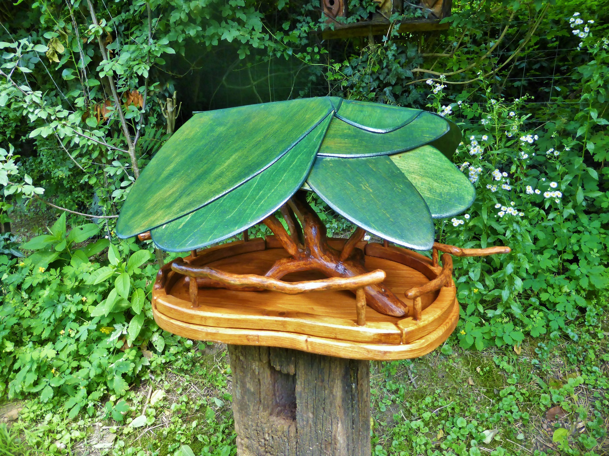 Vogelfutterhaus mit grünem Dach Handarbeit - BalkanwoodDesign Handmade