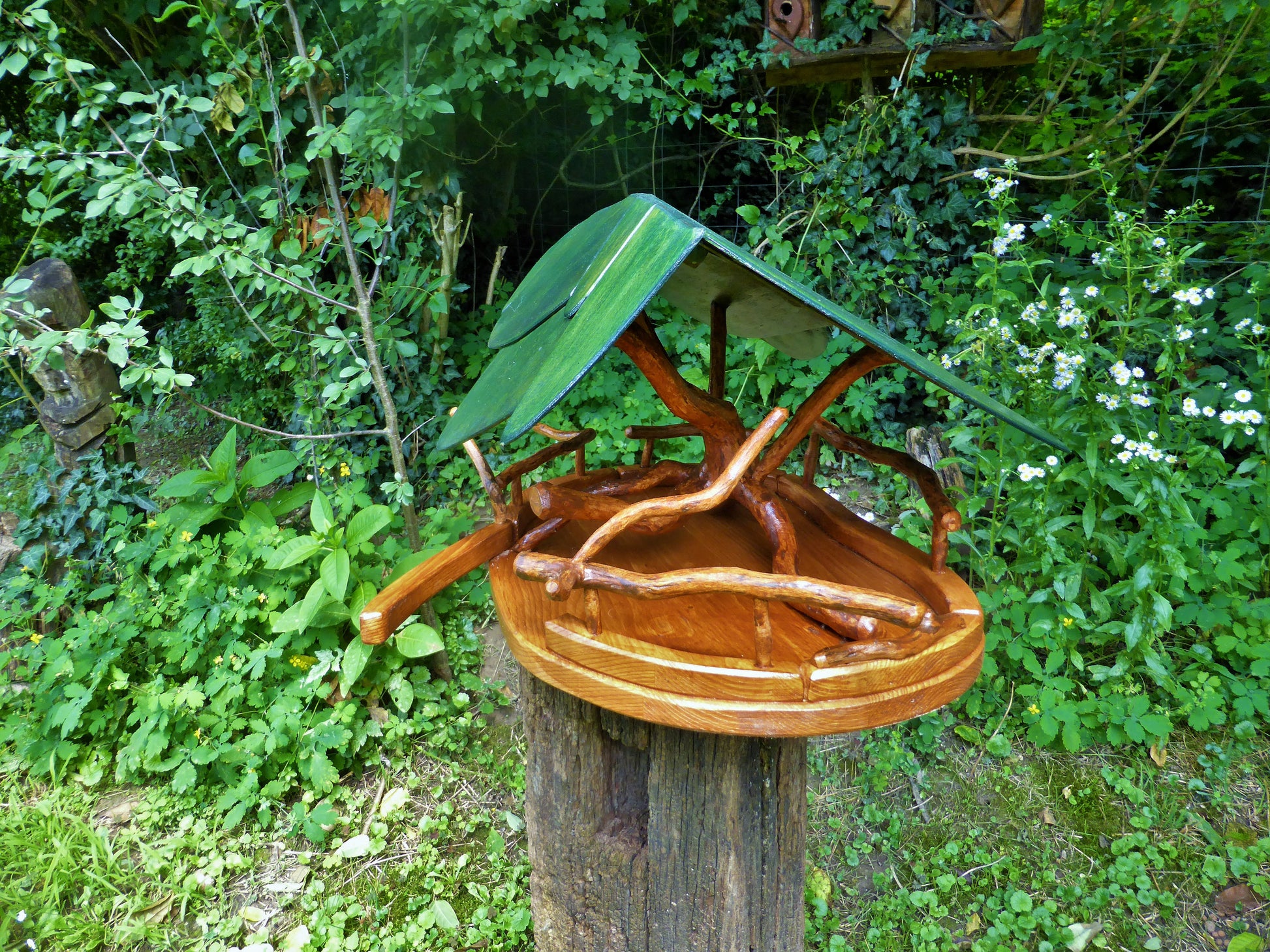 Vogelfutterhaus mit grünem Dach Handarbeit - BalkanwoodDesign Handmade