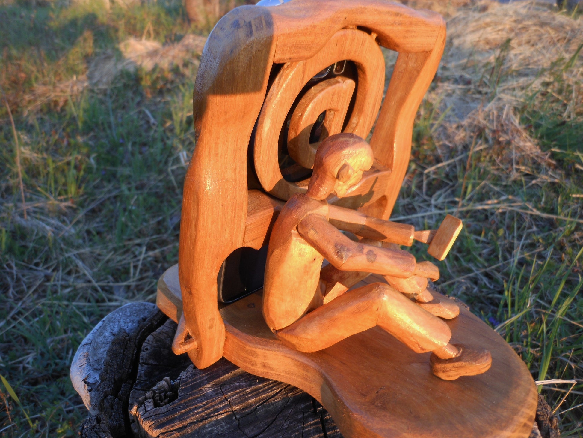 Smartphone – Halterung  Kunst am Smartphone  Smartphone holder  Art on the smartphone - BalkanwoodDesign Handmade