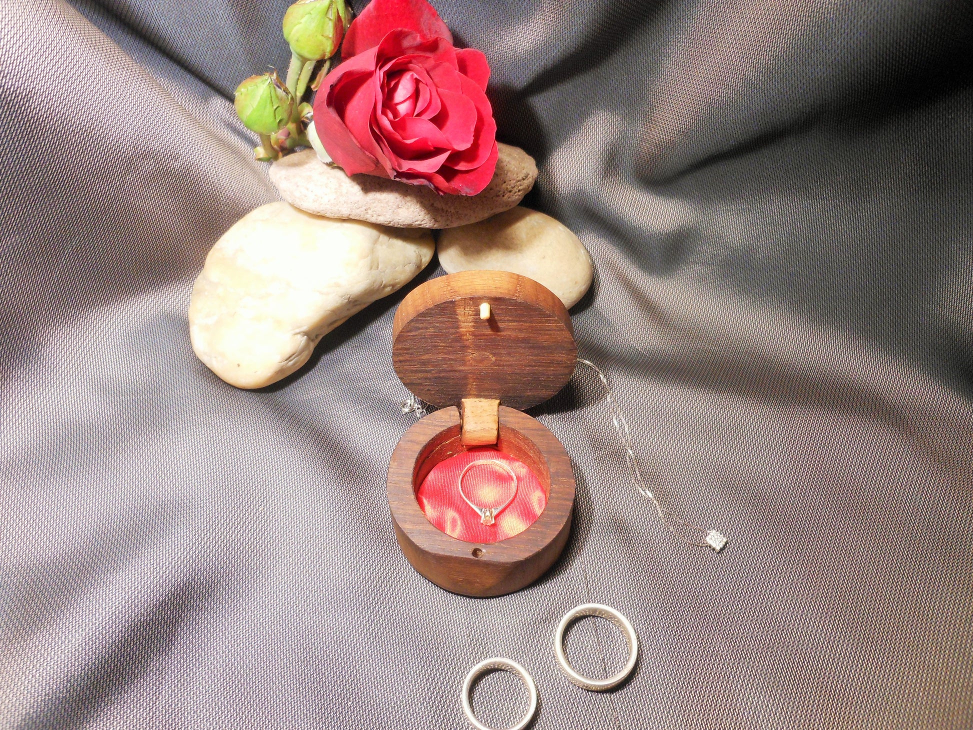 Ringdose  Hochzeit  Heiratsantrag  Ringbox Schmuckdose Geschenk Liebe Upcycling Handarbeit - BalkanwoodDesign Handmade