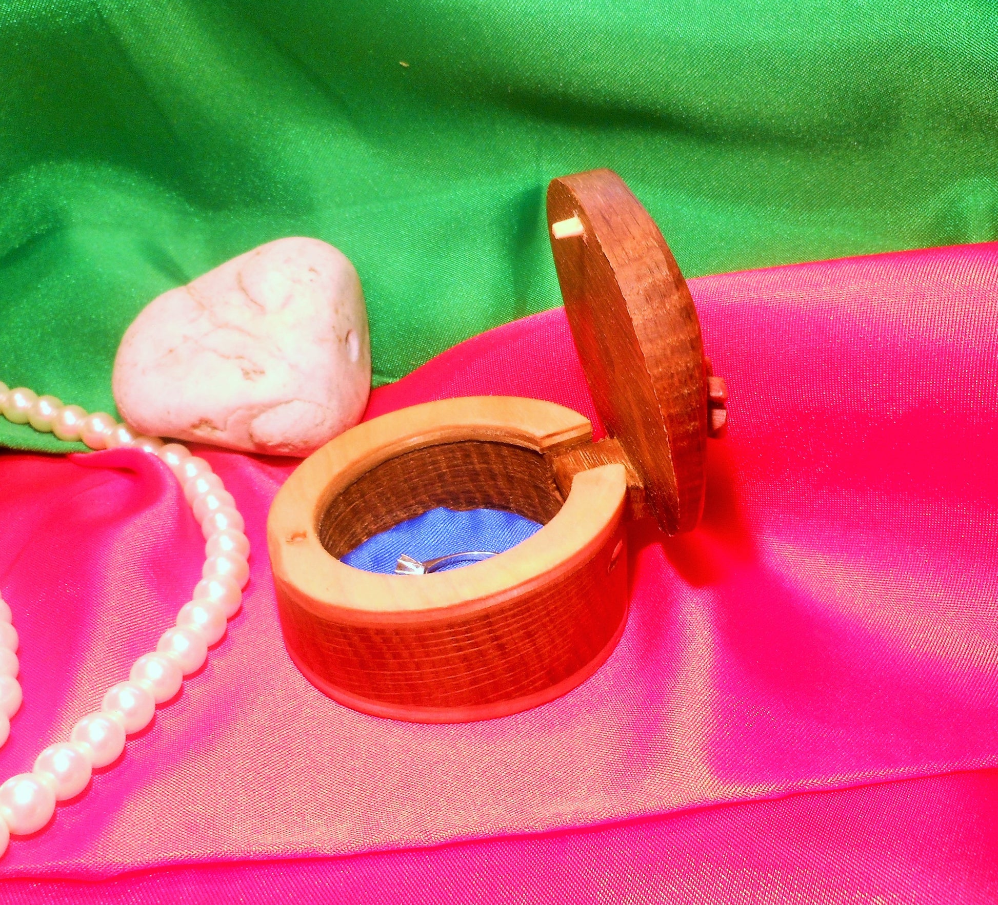 Ringdose  Ringbox Holzringdose  Schmuckbox Handarbeit Geschenk Hochzeit  Heiratsantrag - BalkanwoodDesign Handmade