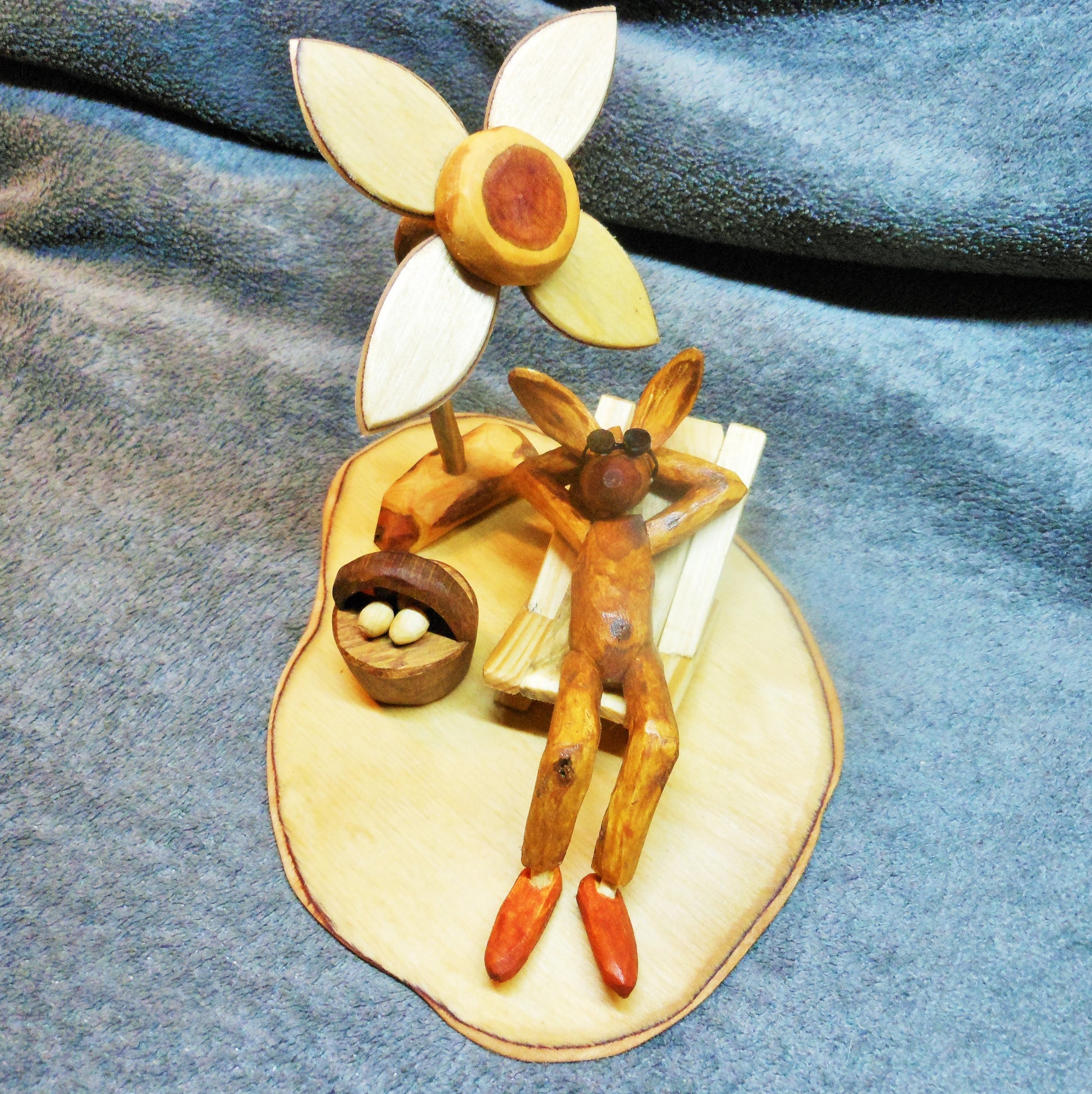 Osterhase  Hase im Liegestuhl  Ostern Osterdeko Easter Easterbunny Easter decoration - BalkanwoodDesign Handmade