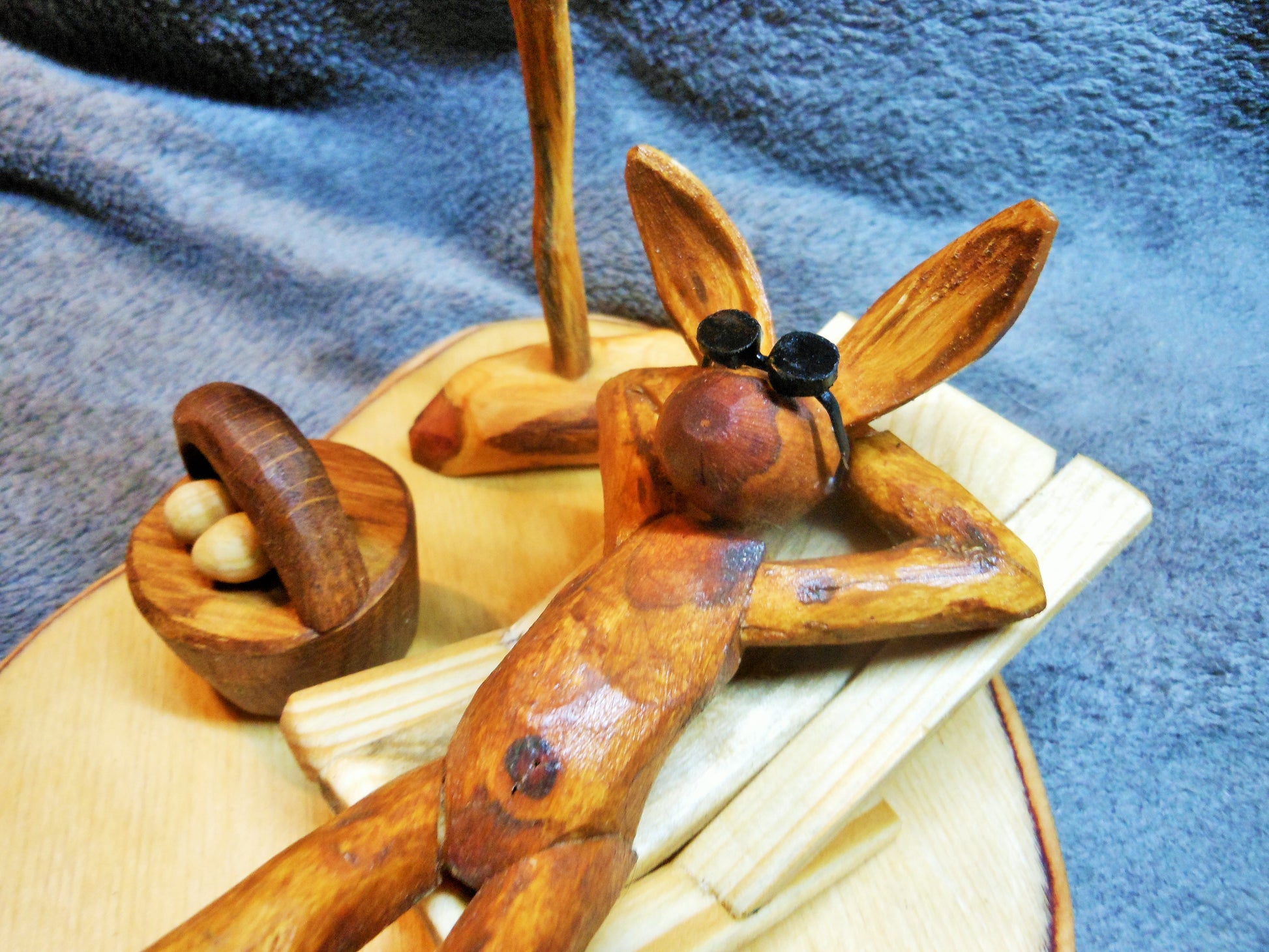 Osterhase  Hase im Liegestuhl  Ostern Osterdeko Easter Easterbunny Easter decoration - BalkanwoodDesign Handmade