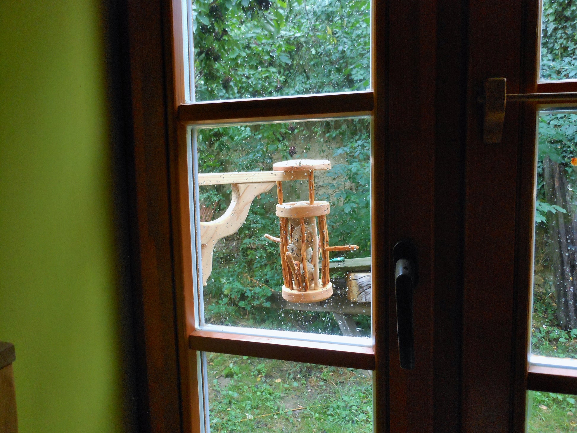 Meisenknödelhalter mit Dach für Knödel ohne Netz Vogelfutterstation Handarbeit - BalkanwoodDesign Handmade