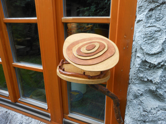 Vogelfutterhaus handgearbeitet  für Fenster-, Wand- oder Balkon-Montage Vogelhaus Vogelhäuschen - BalkanwoodDesign Handmade