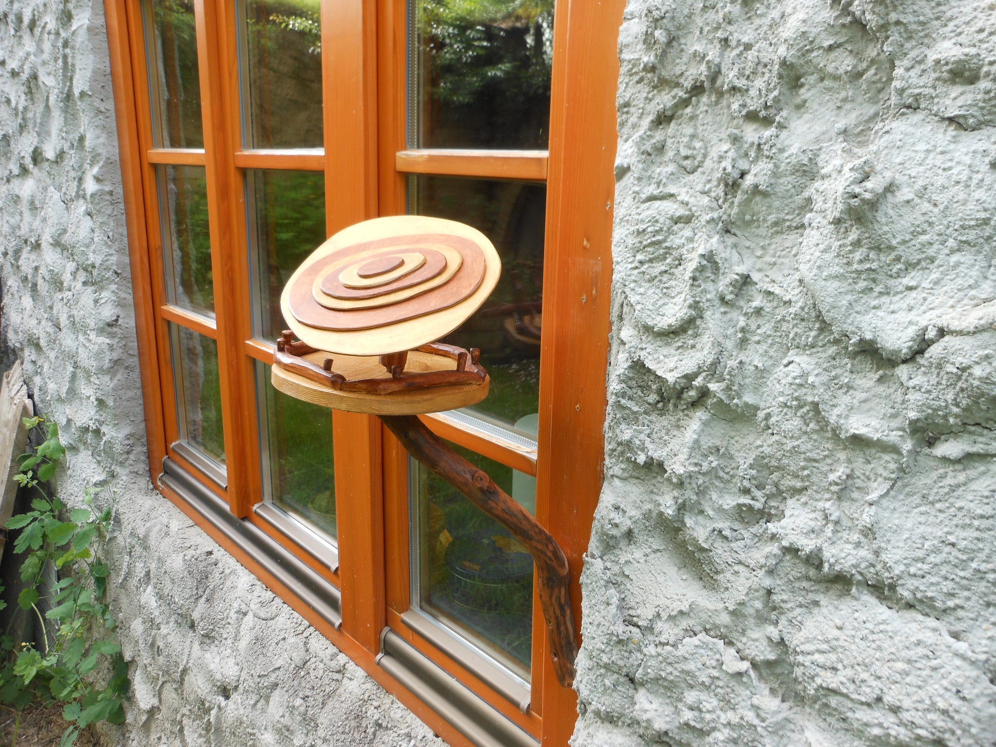 Vogelfutterhaus handgearbeitet  für Fenster-, Wand- oder Balkon-Montage Vogelhaus Vogelhäuschen - BalkanwoodDesign Handmade
