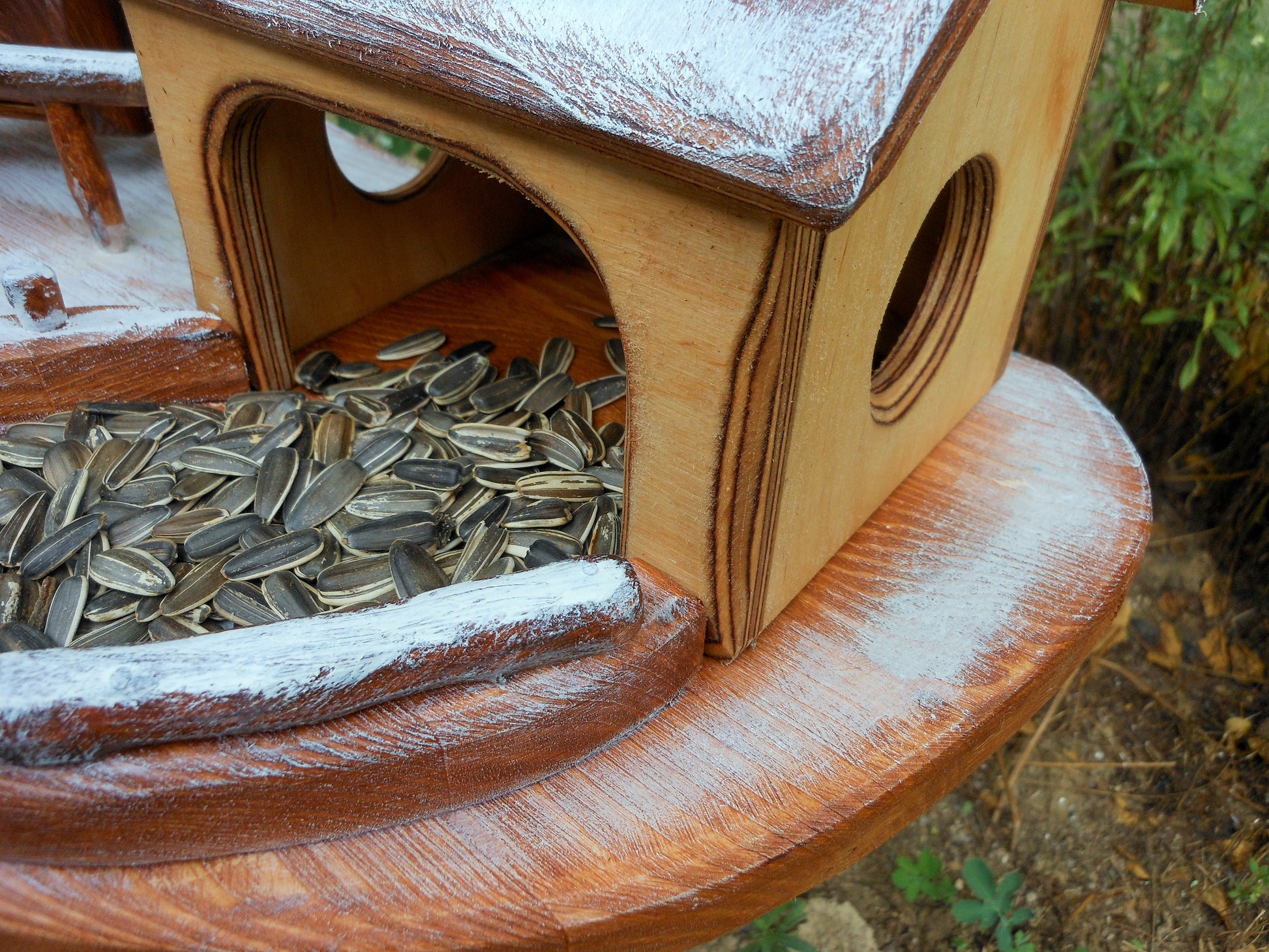 Vogelfutterhaus – Winterlandschaft  Birdfeeder Winter - BalkanwoodDesign Handmade