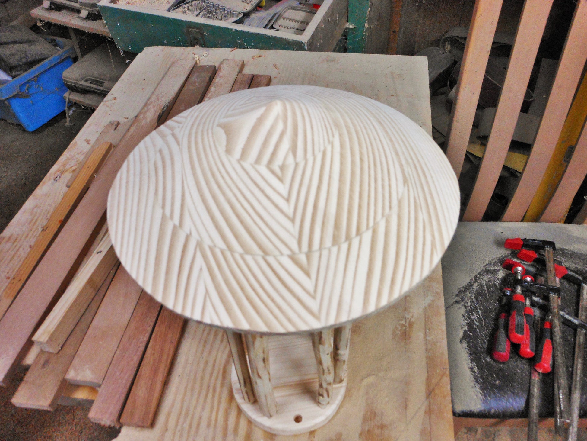 Meisenknödelhalter für Knödel ohne Netz mit Kegeldach  Suet ball holder for dumplings without a net with a cone roof - BalkanwoodDesign Handmade