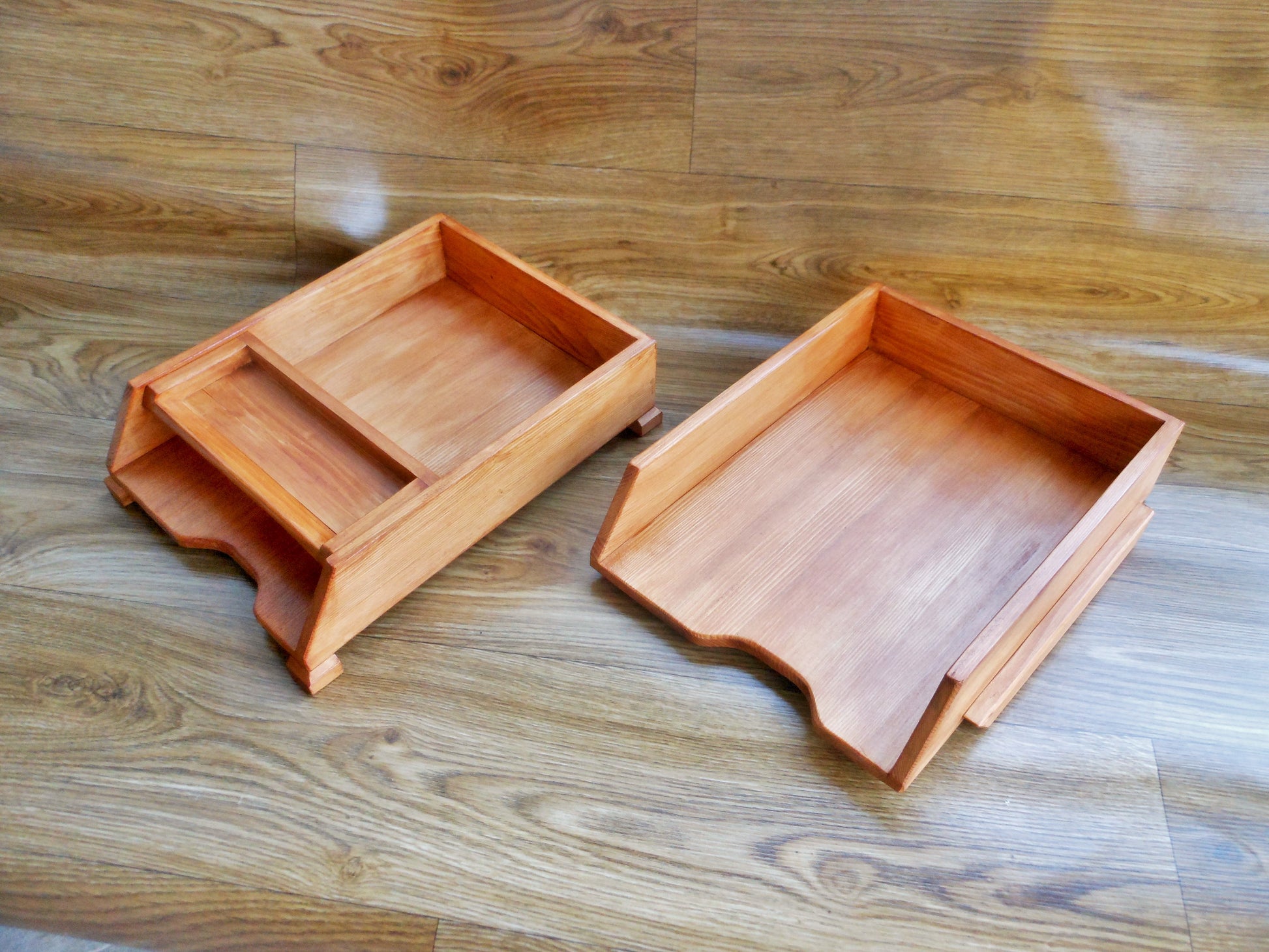 Schreibtischablagen mit Siftablage für A4-Format aus altem Nadelholz  Desk shelves with pen tray for A4 format from old coniferous wood - BalkanwoodDesign Handmade