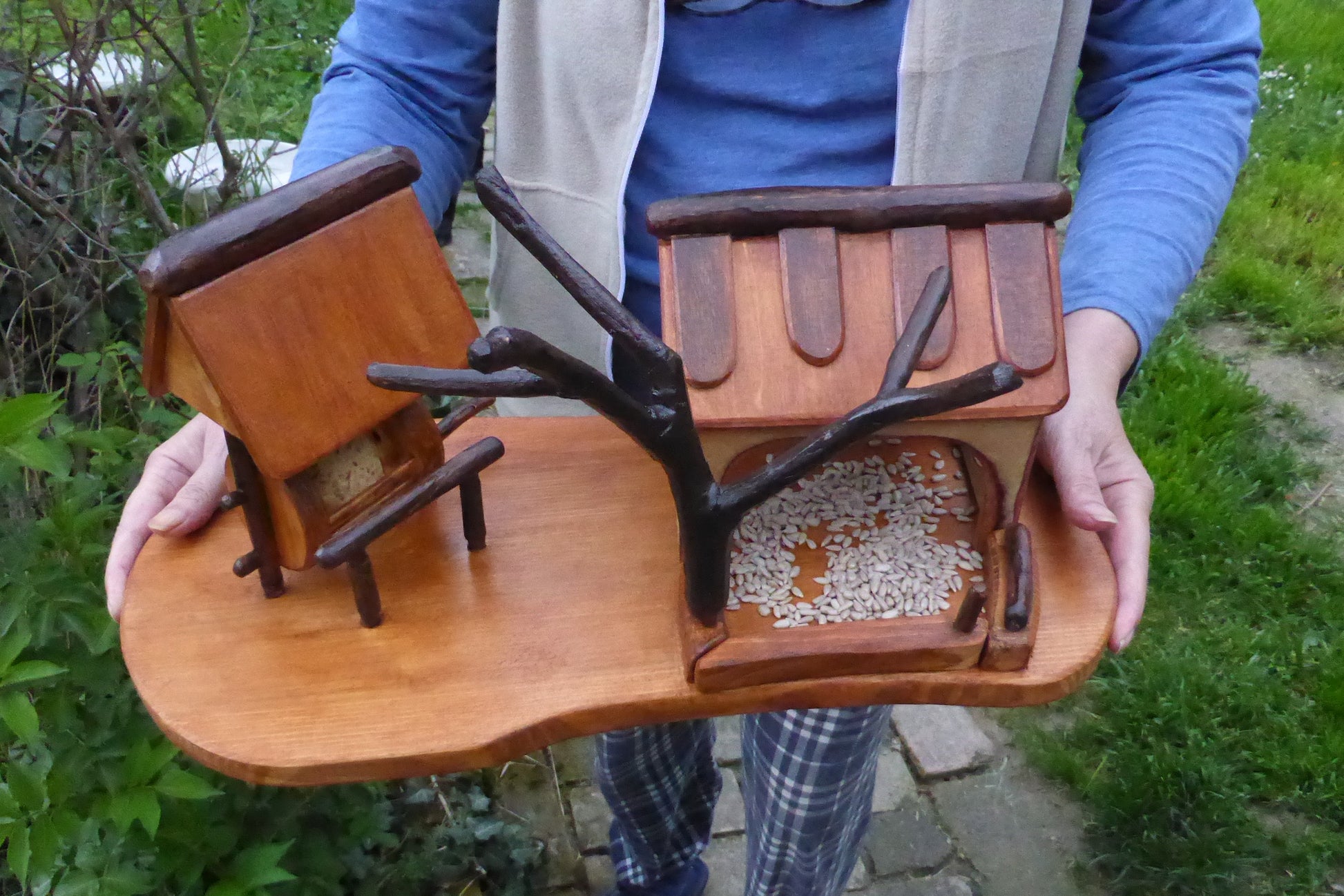 Vogelhaus mit Meisenknödelhalter  Bird house with fat ball holder - BalkanwoodDesign Handmade