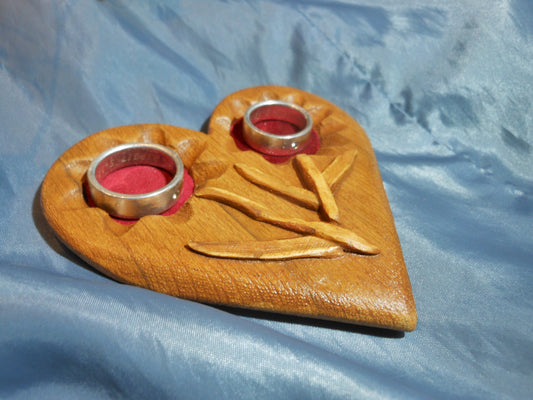 Ringkissen aus Holz  Herz  Hochzeit Trauzeuge Trauringe Eheringe Wooden Ring Pillow Heart Wedding Wedding  Wedding Rings - BalkanwoodDesign Handmade