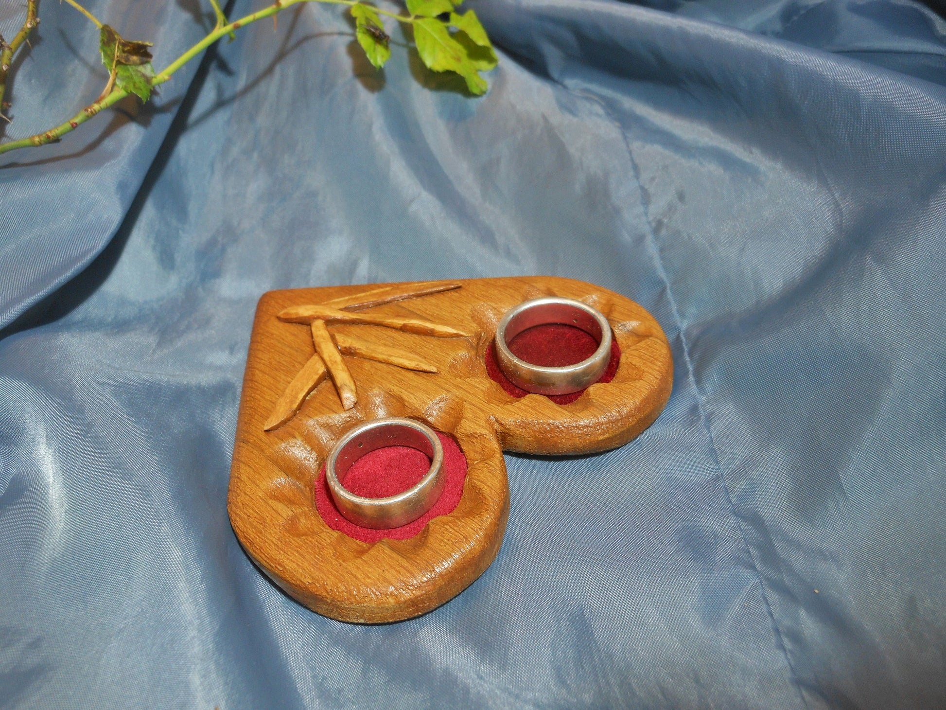 Ringkissen aus Holz  Herz  Hochzeit Trauzeuge Trauringe Eheringe Wooden Ring Pillow Heart Wedding Wedding  Wedding Rings - BalkanwoodDesign Handmade