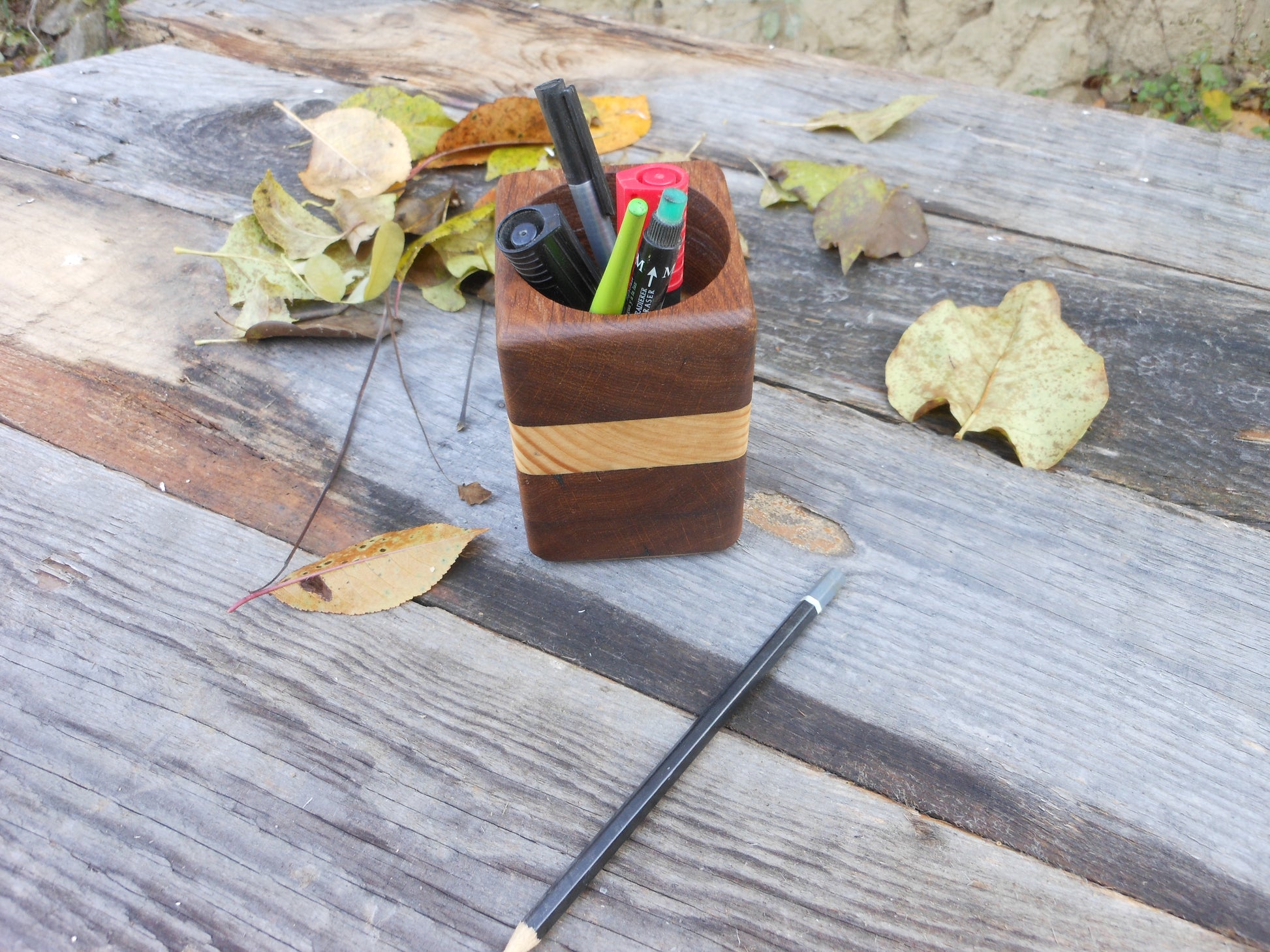 Stifthalter Penholder Holzbecher Eichenholz Handarbeit - BalkanwoodDesign Handmade