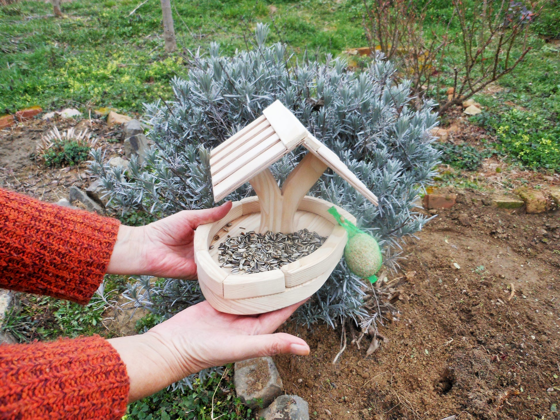 Vogelfutterhaus klein Handarbeit unbehandeltes  Altes Nadelholz zum Selbstbemalen - BalkanwoodDesign Handmade