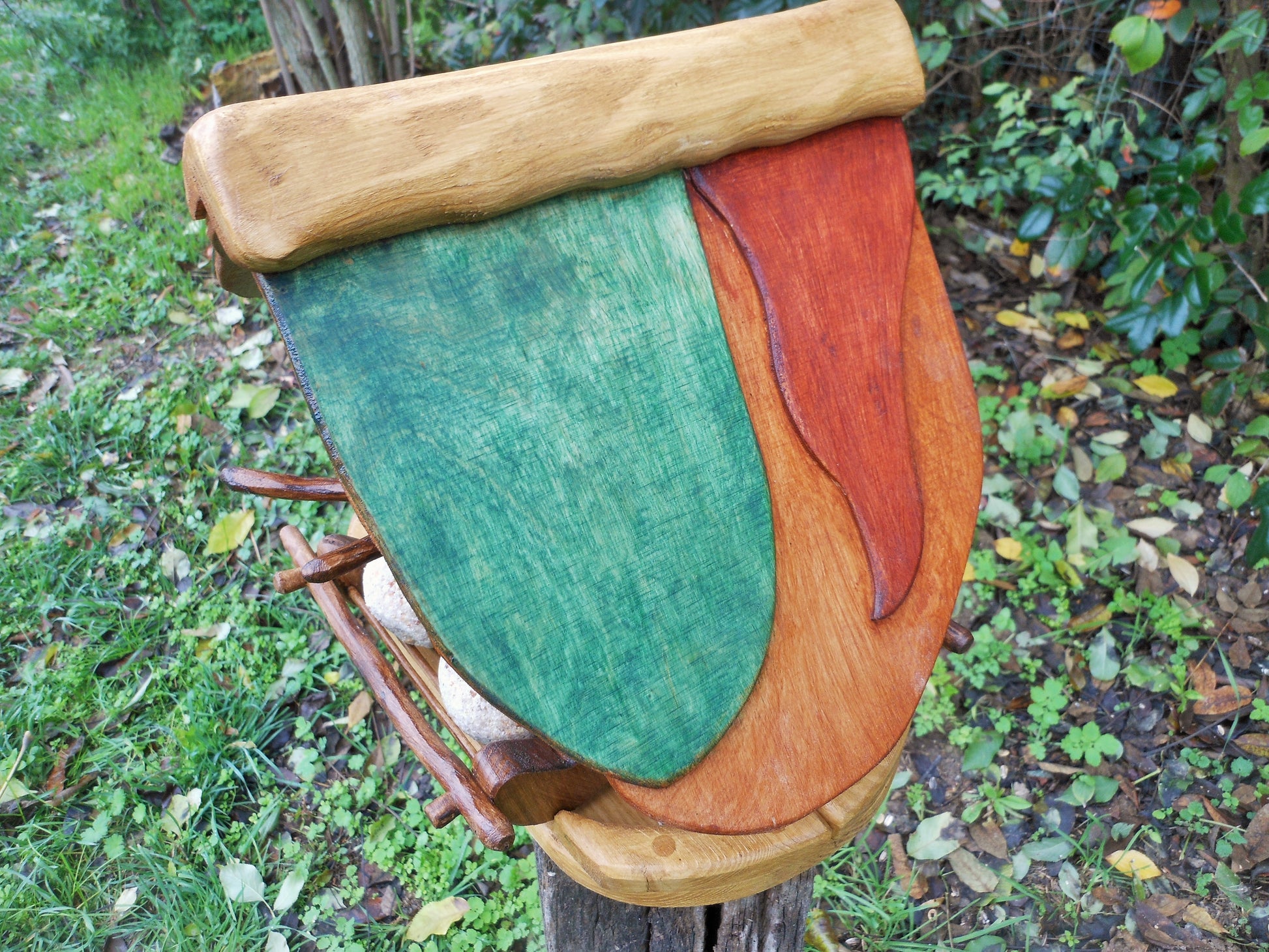 Vogelfutterhaus mit buntem Dach und Meisenknödelhalter Bird feeder with colorful roof and fat ball holder - BalkanwoodDesign Handmade